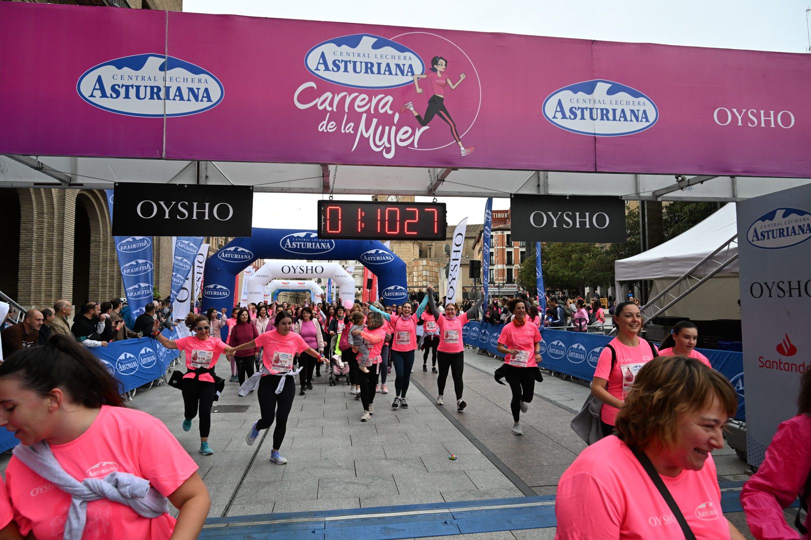 Todas las fotos de la Carrera de la Mujer de Zaragoza 2023. 7100