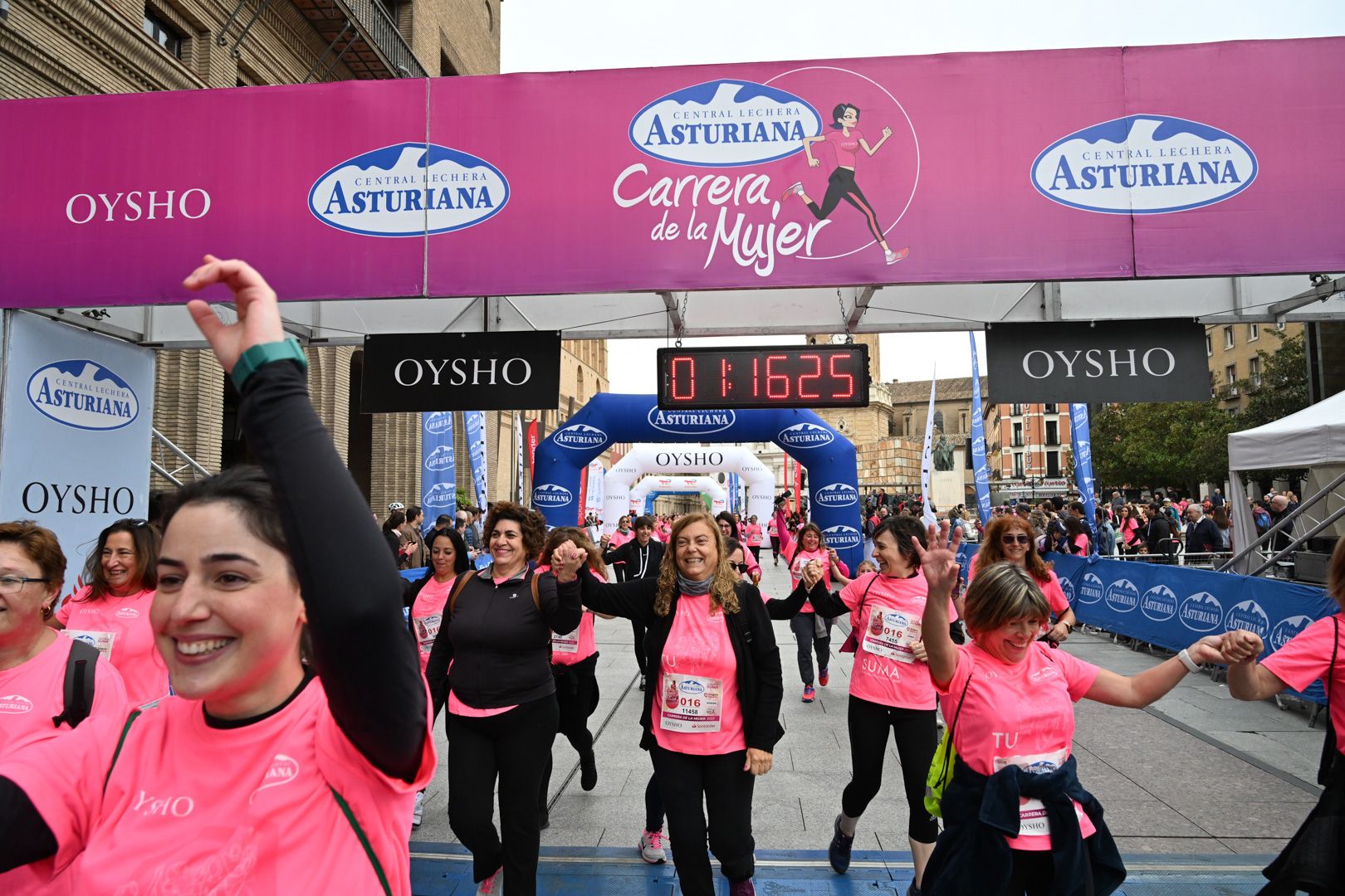 Todas las fotos de la Carrera de la Mujer de Zaragoza 2023. 7596