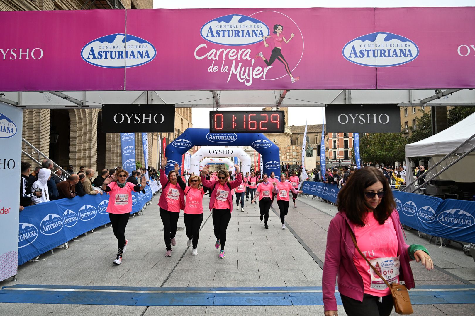 Todas las fotos de la Carrera de la Mujer de Zaragoza 2023. 7602