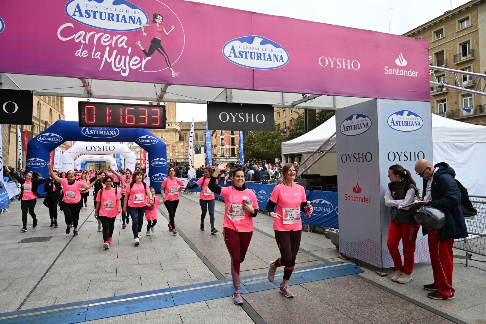 Todas las fotos de la Carrera de la Mujer de Zaragoza 2023. 7608