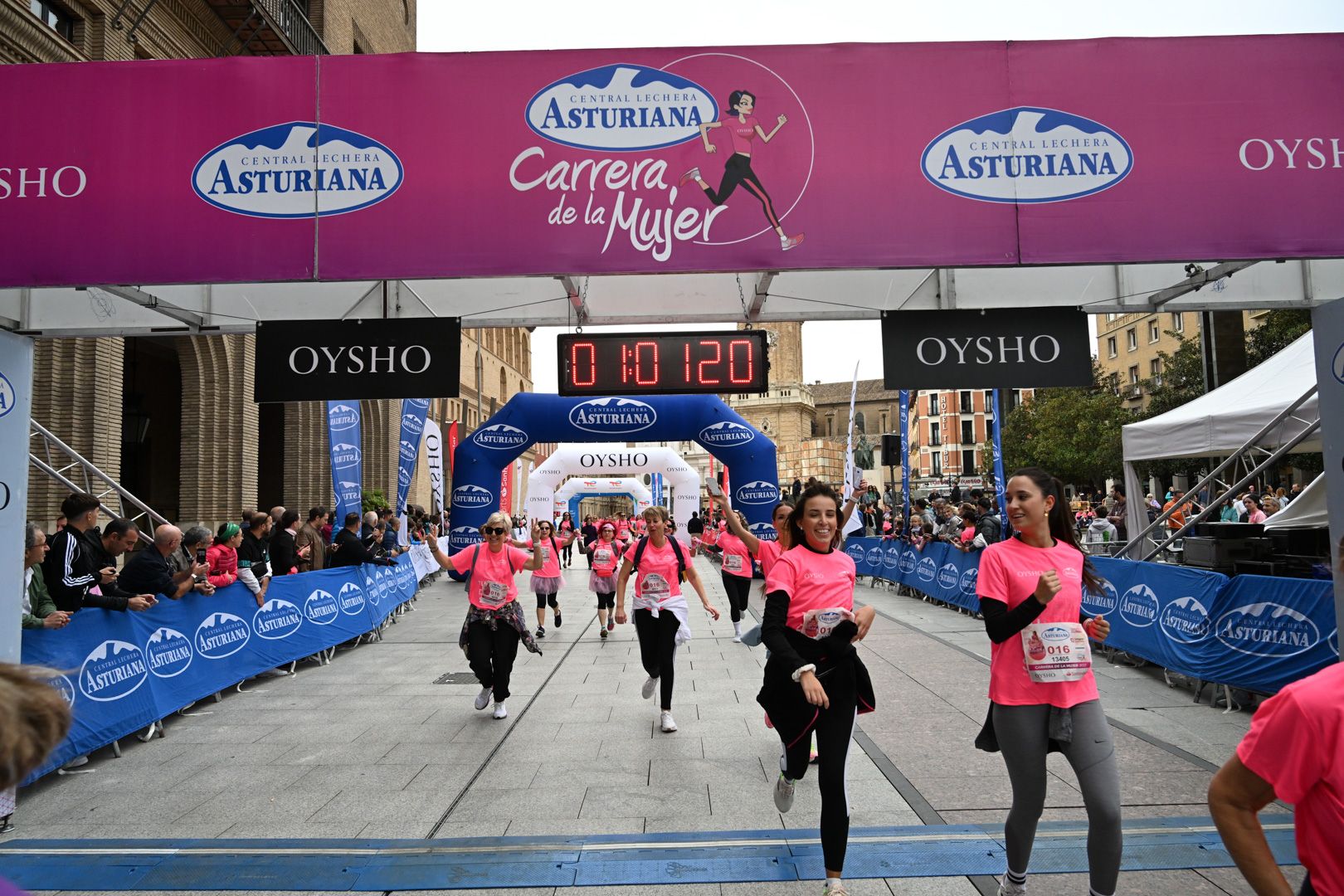 Todas las fotos de la Carrera de la Mujer de Zaragoza 2023. 6408