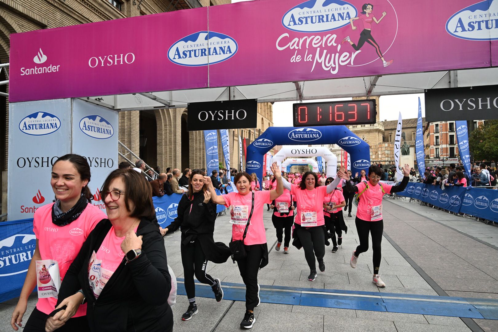Todas las fotos de la Carrera de la Mujer de Zaragoza 2023. 7616