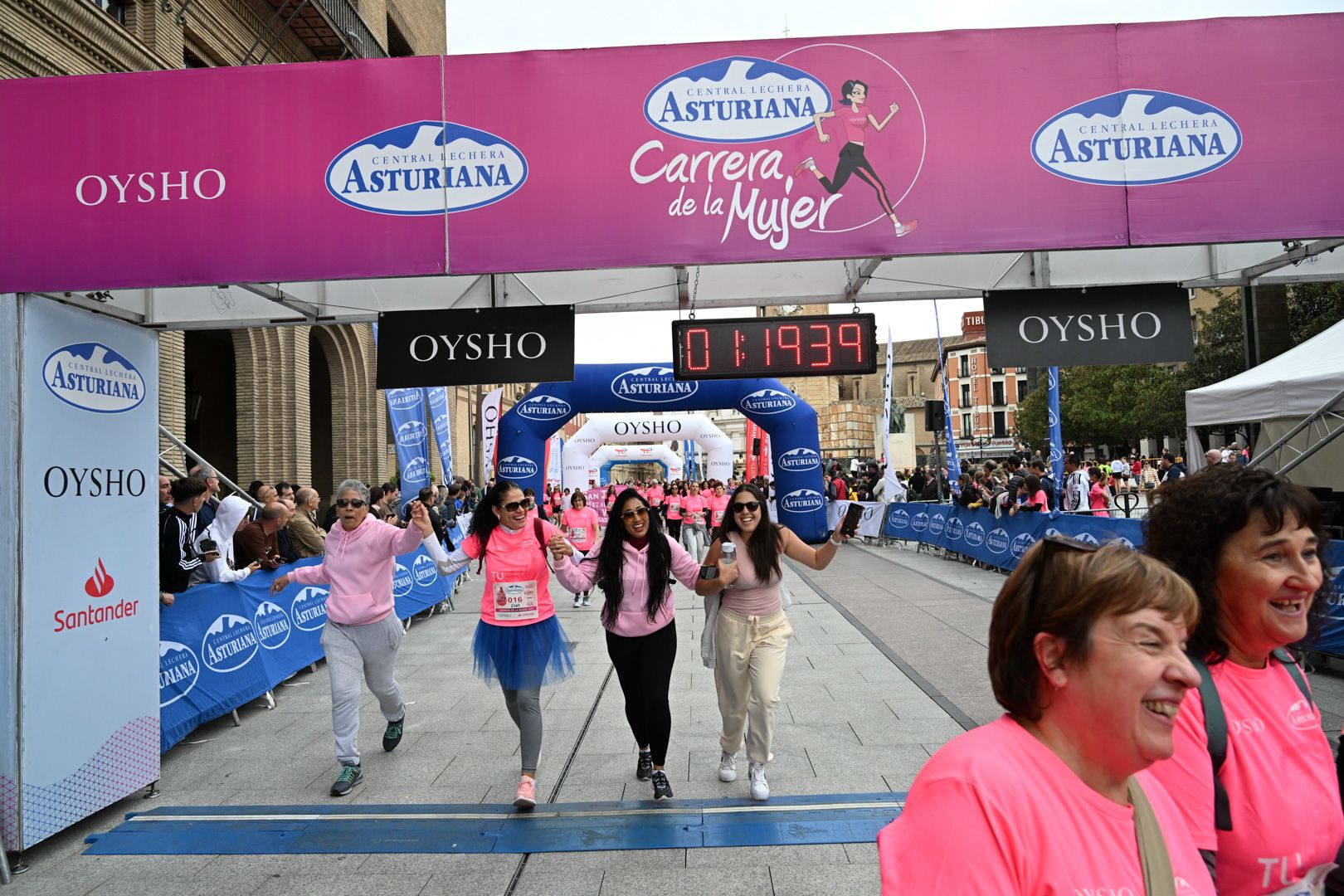 Todas las fotos de la Carrera de la Mujer de Zaragoza 2023. 7870