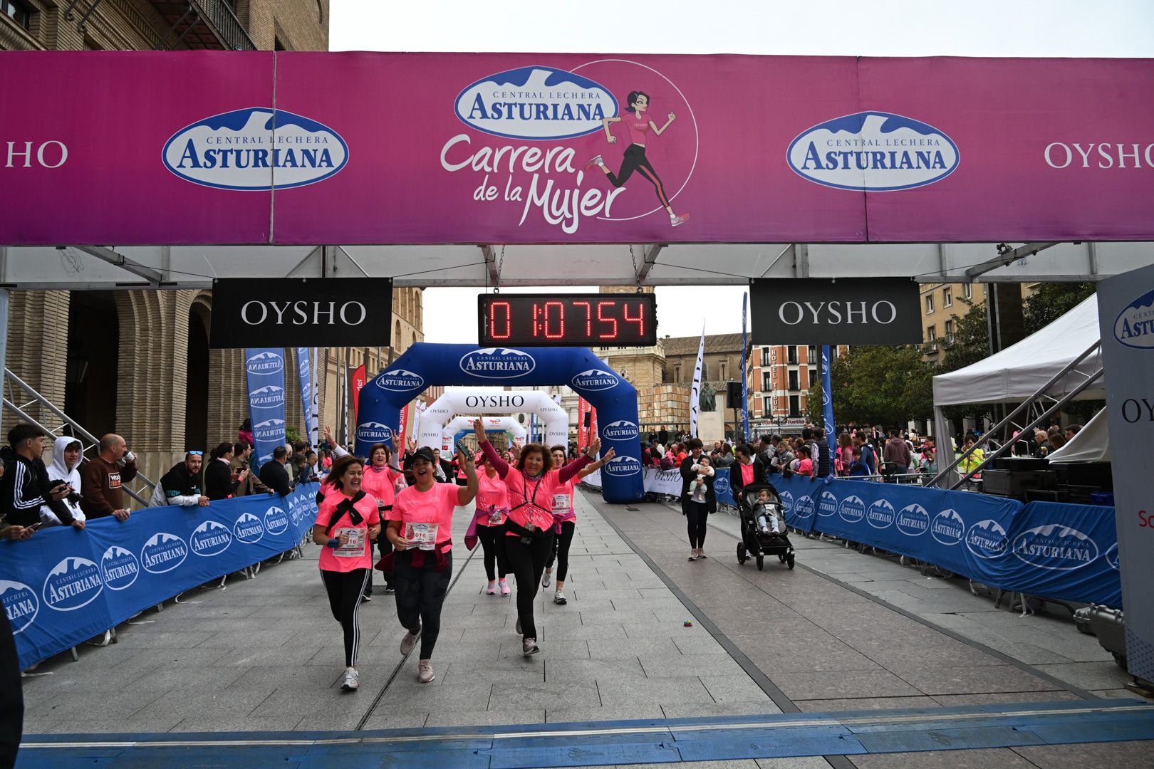 Todas las fotos de la Carrera de la Mujer de Zaragoza 2023. 6904
