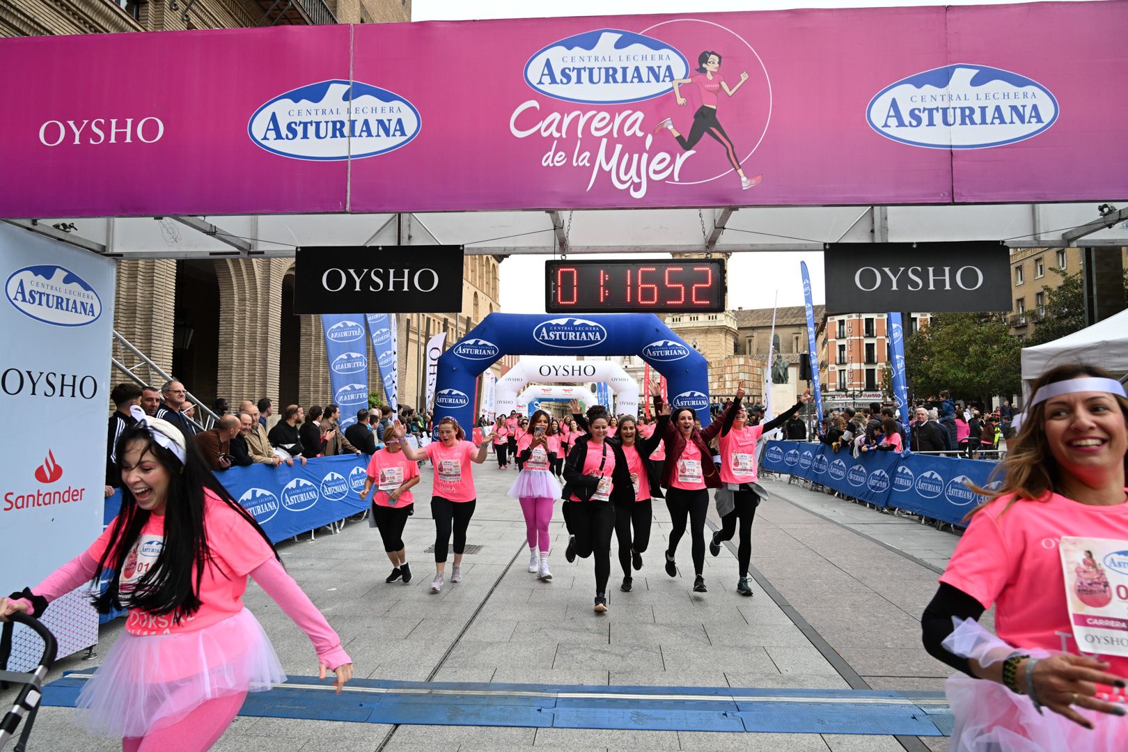 Todas las fotos de la Carrera de la Mujer de Zaragoza 2023. 7643