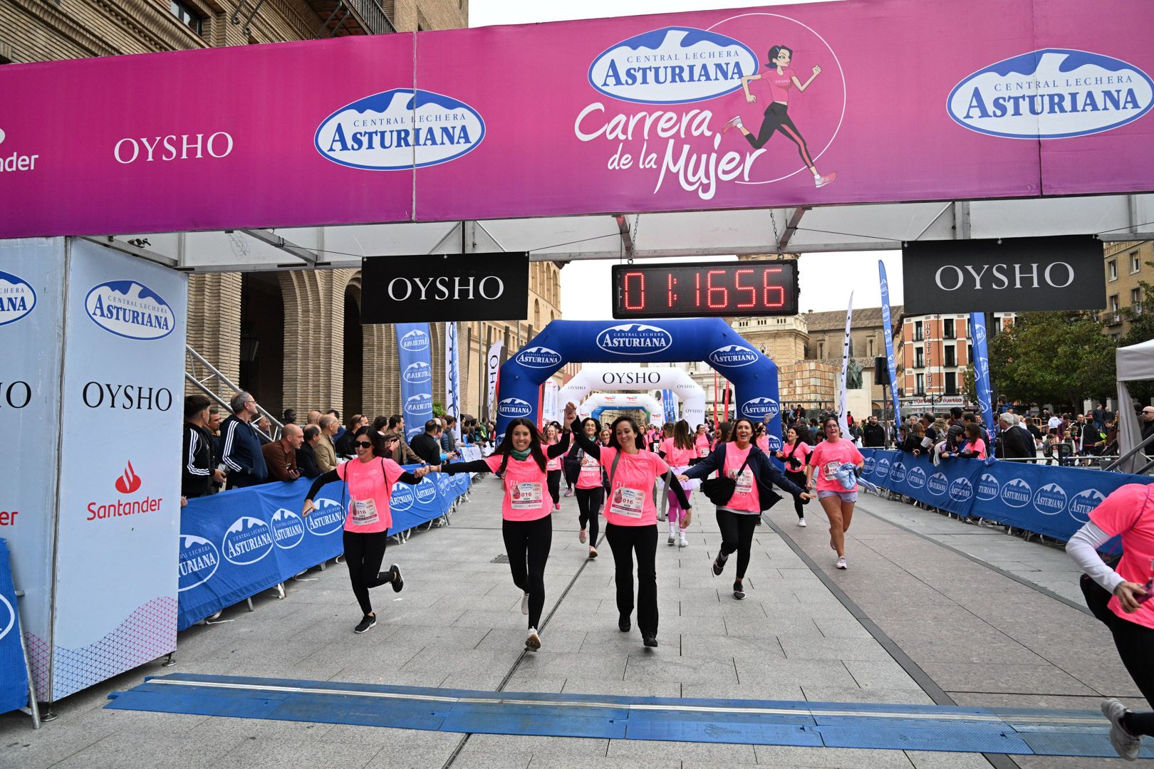 Todas las fotos de la Carrera de la Mujer de Zaragoza 2023. 7648