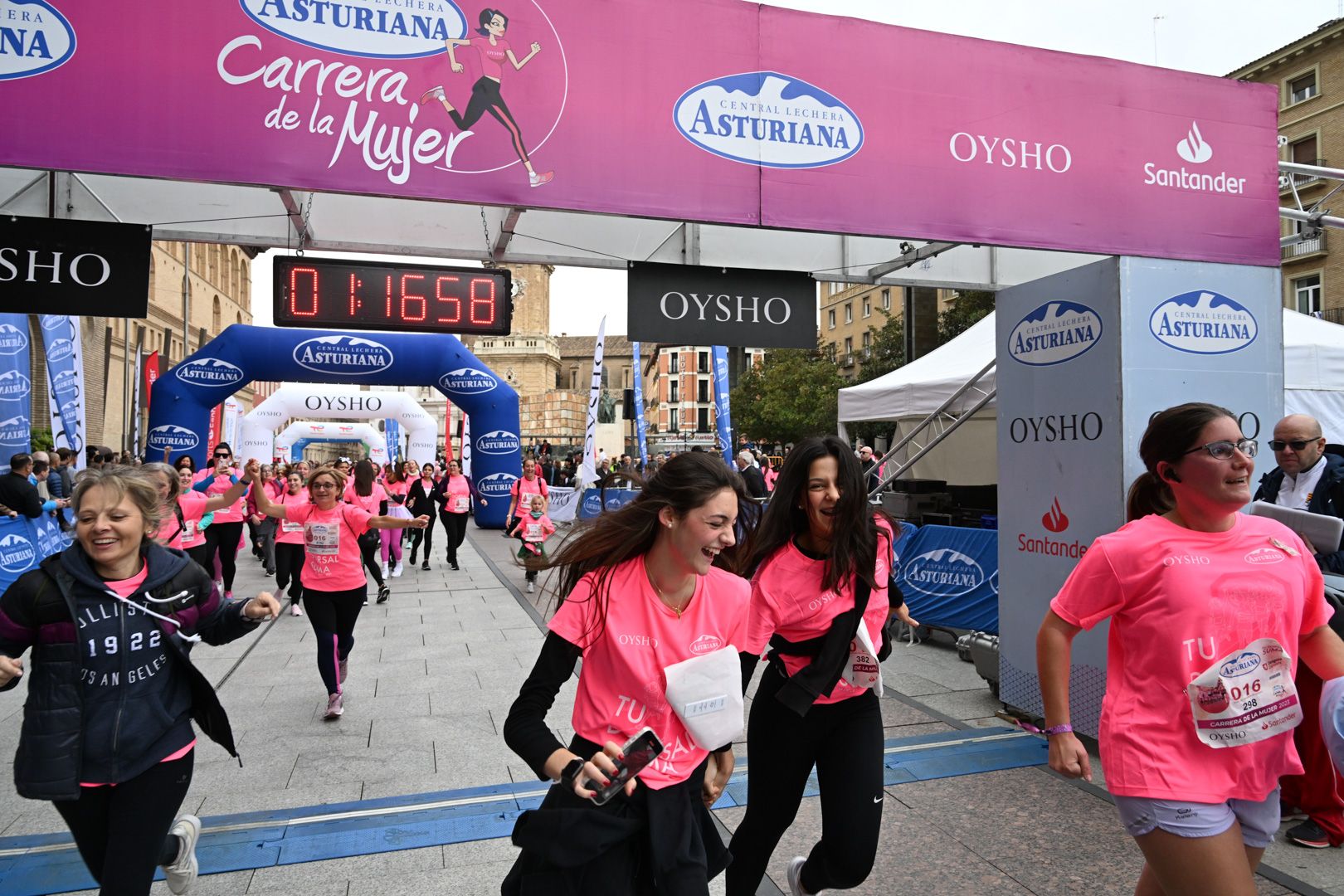 Todas las fotos de la Carrera de la Mujer de Zaragoza 2023. 7654