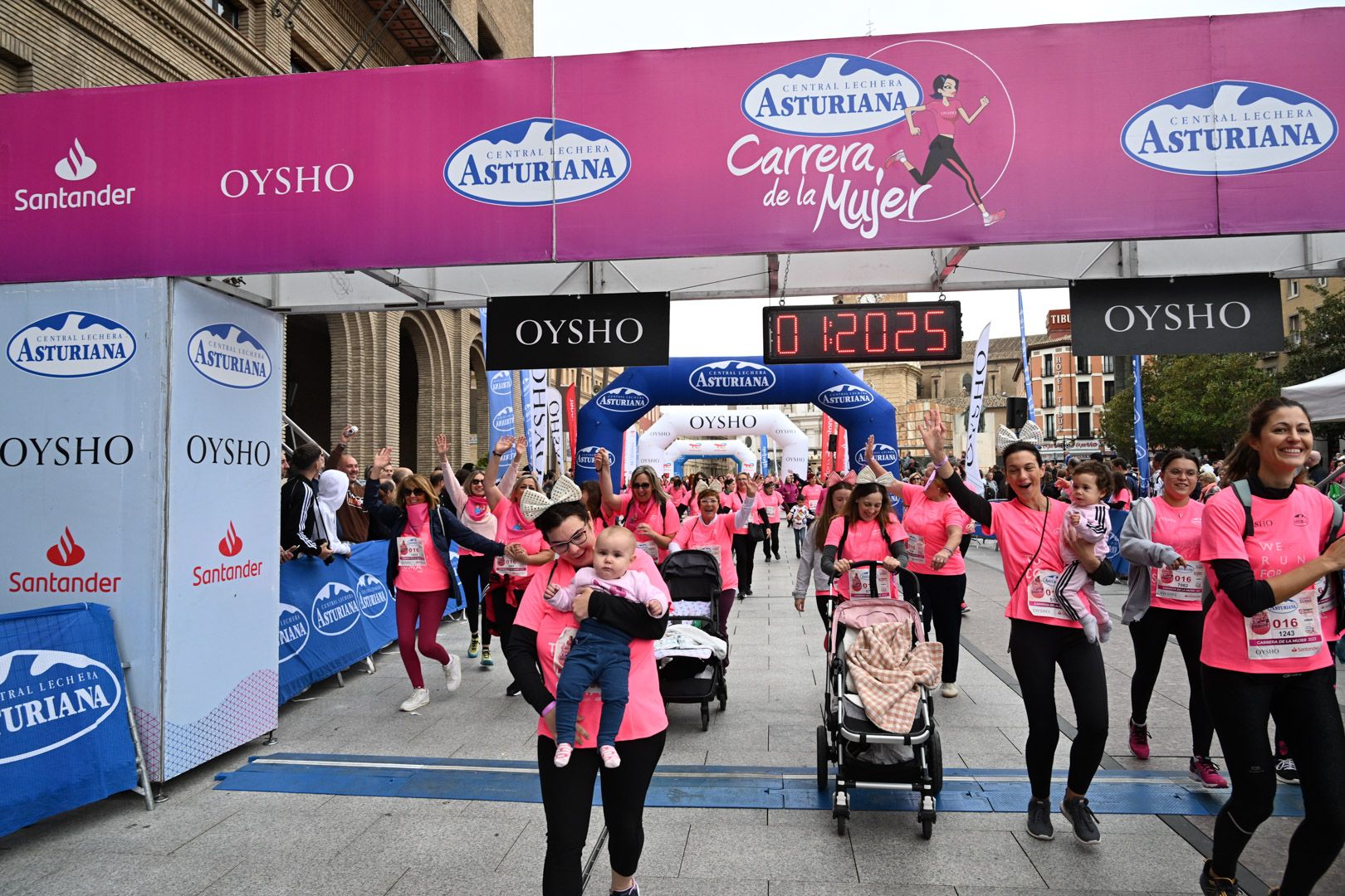 Todas las fotos de la Carrera de la Mujer de Zaragoza 2023. 7923