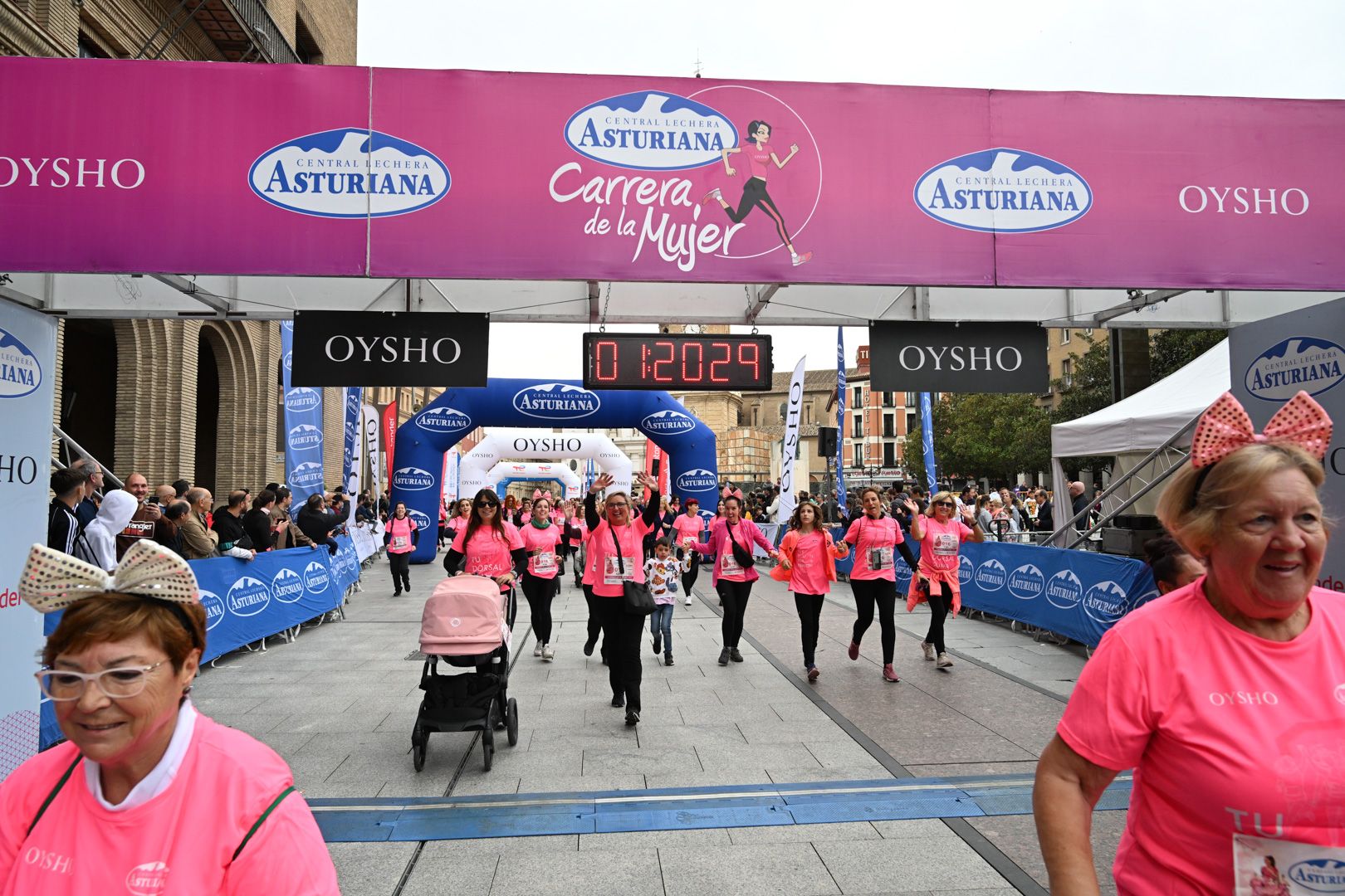 Todas las fotos de la Carrera de la Mujer de Zaragoza 2023. 7927