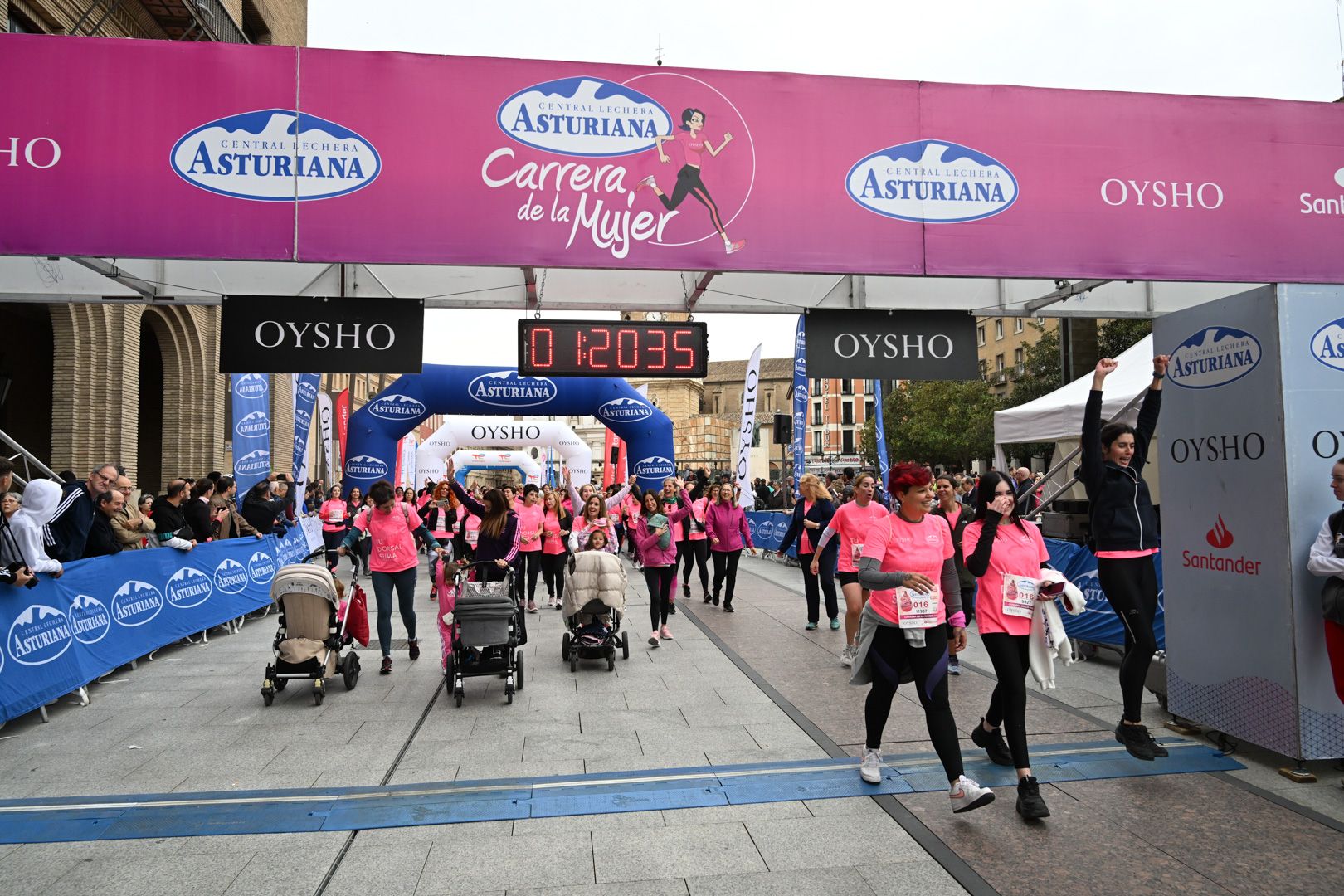 Todas las fotos de la Carrera de la Mujer de Zaragoza 2023. 7933