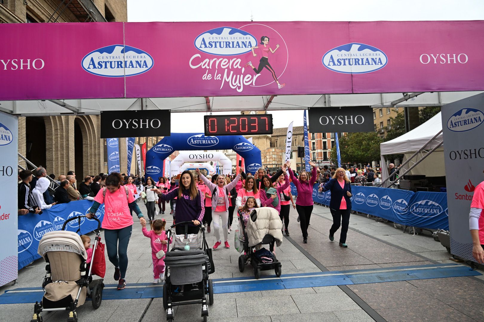 Todas las fotos de la Carrera de la Mujer de Zaragoza 2023. 7936
