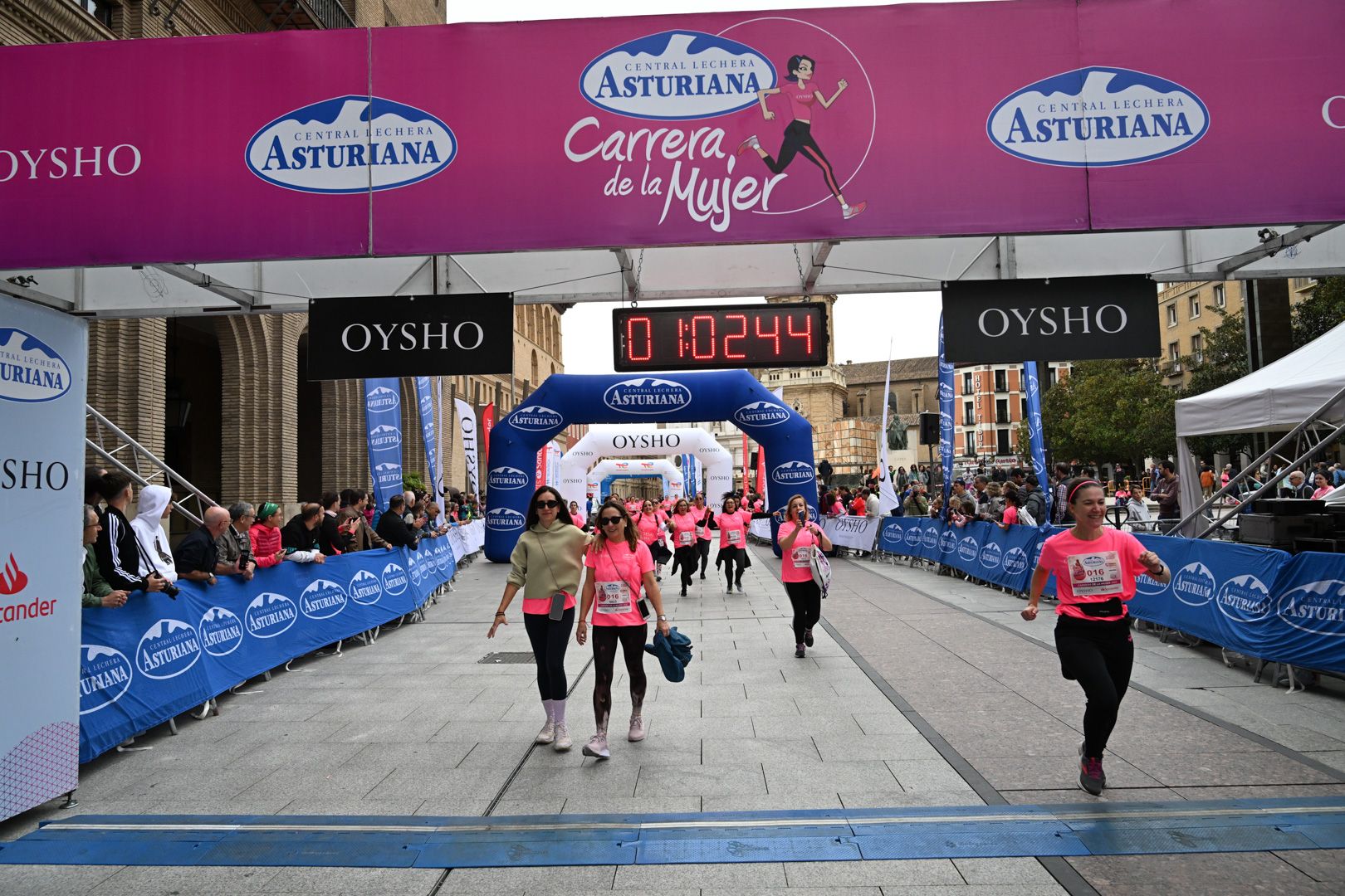 Todas las fotos de la Carrera de la Mujer de Zaragoza 2023. 6500