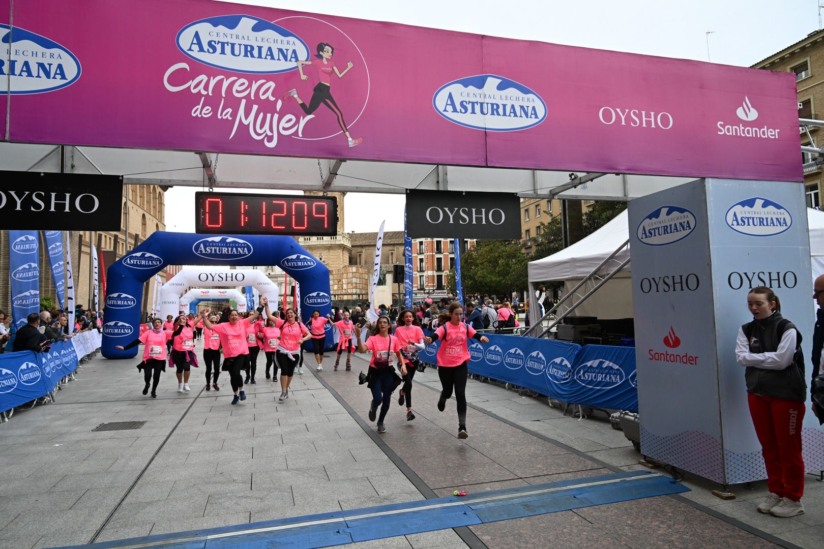 Todas las fotos de la Carrera de la Mujer de Zaragoza 2023. 7239