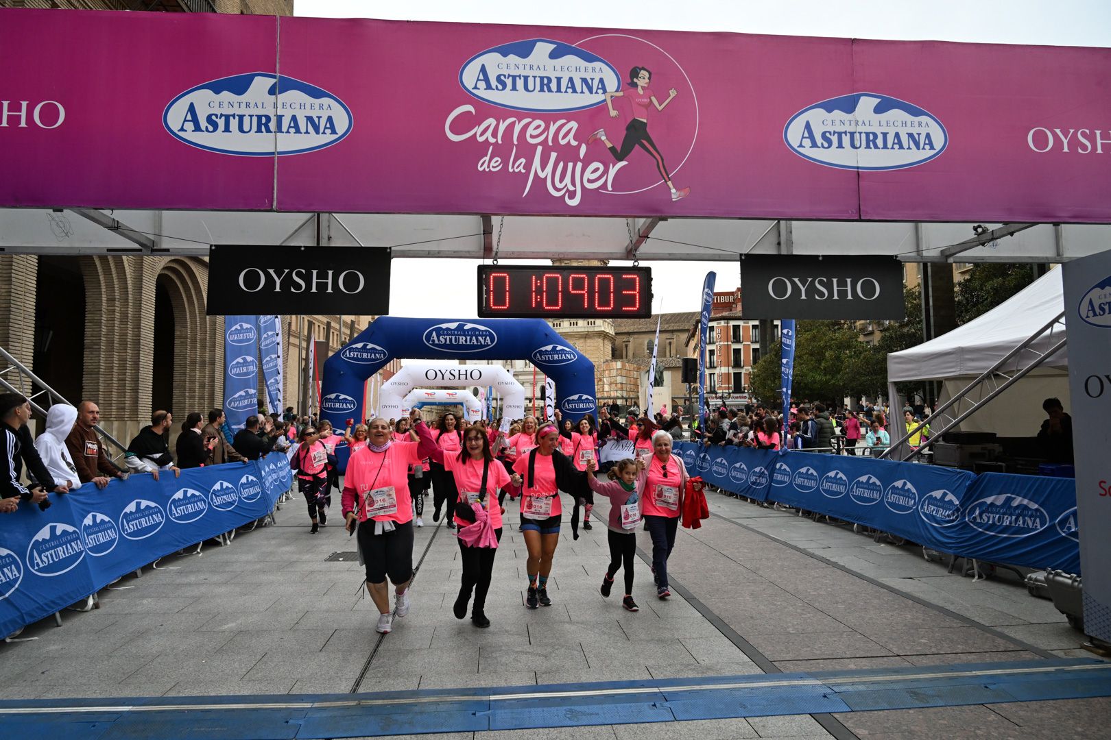 Todas las fotos de la Carrera de la Mujer de Zaragoza 2023. 6998