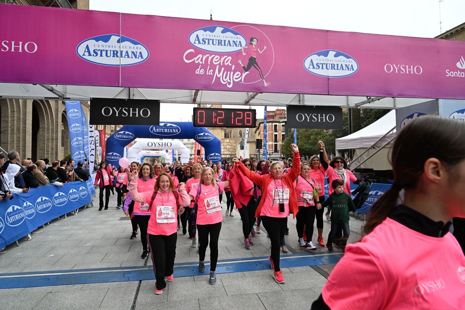 Todas las fotos de la Carrera de la Mujer de Zaragoza 2023. 8008