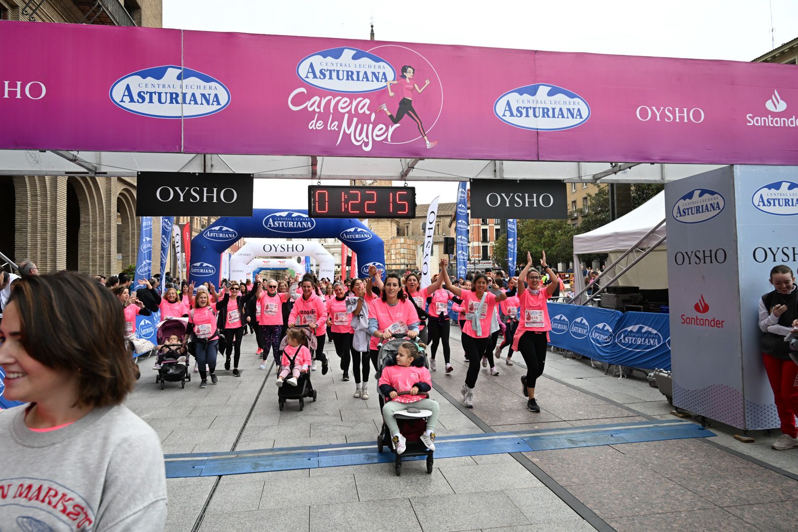 Todas las fotos de la Carrera de la Mujer de Zaragoza 2023. 8064