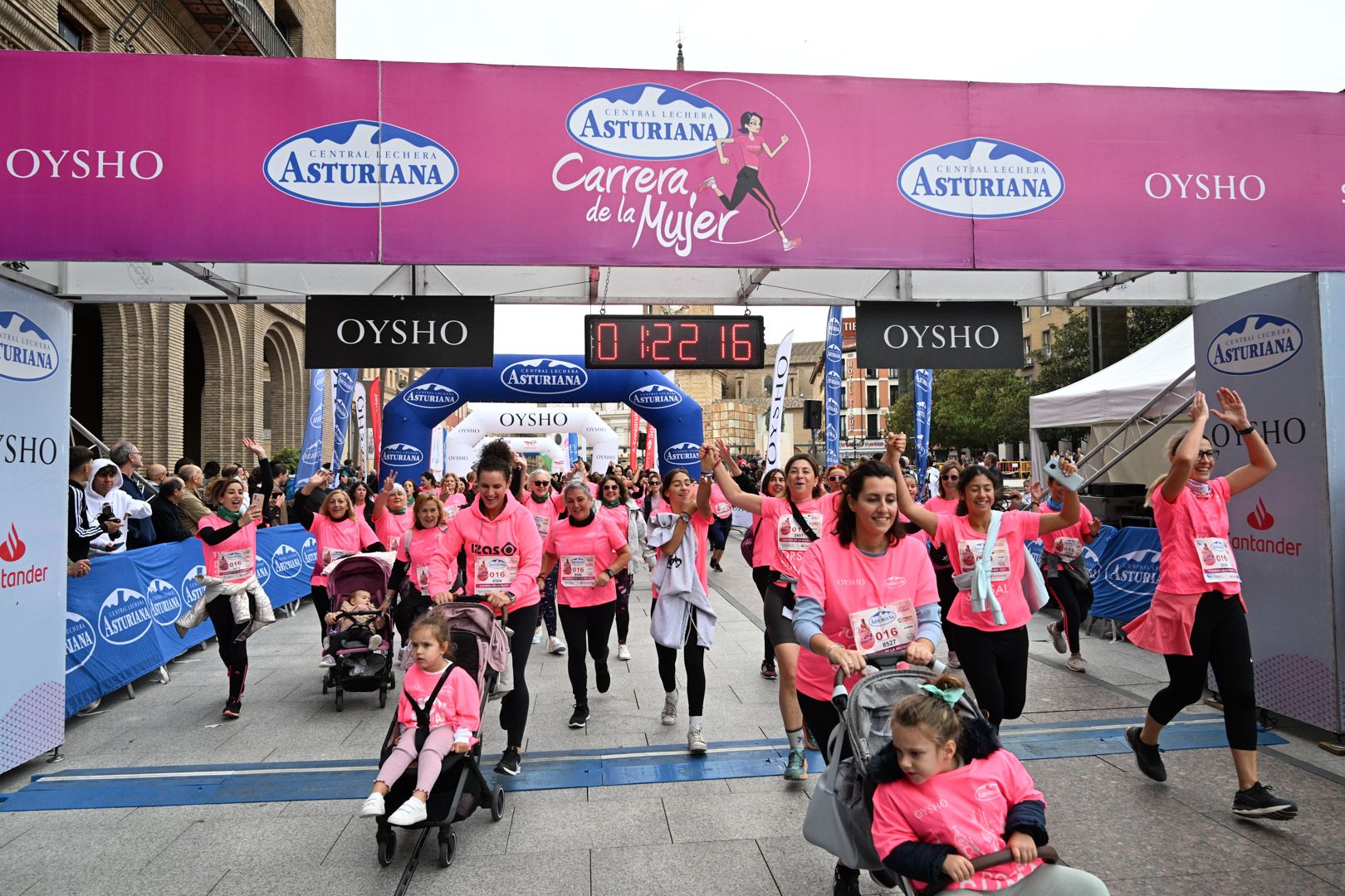 Todas las fotos de la Carrera de la Mujer de Zaragoza 2023. 8067