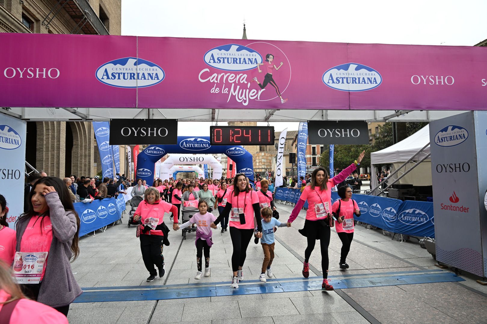 Todas las fotos de la Carrera de la Mujer de Zaragoza 2023. 8211