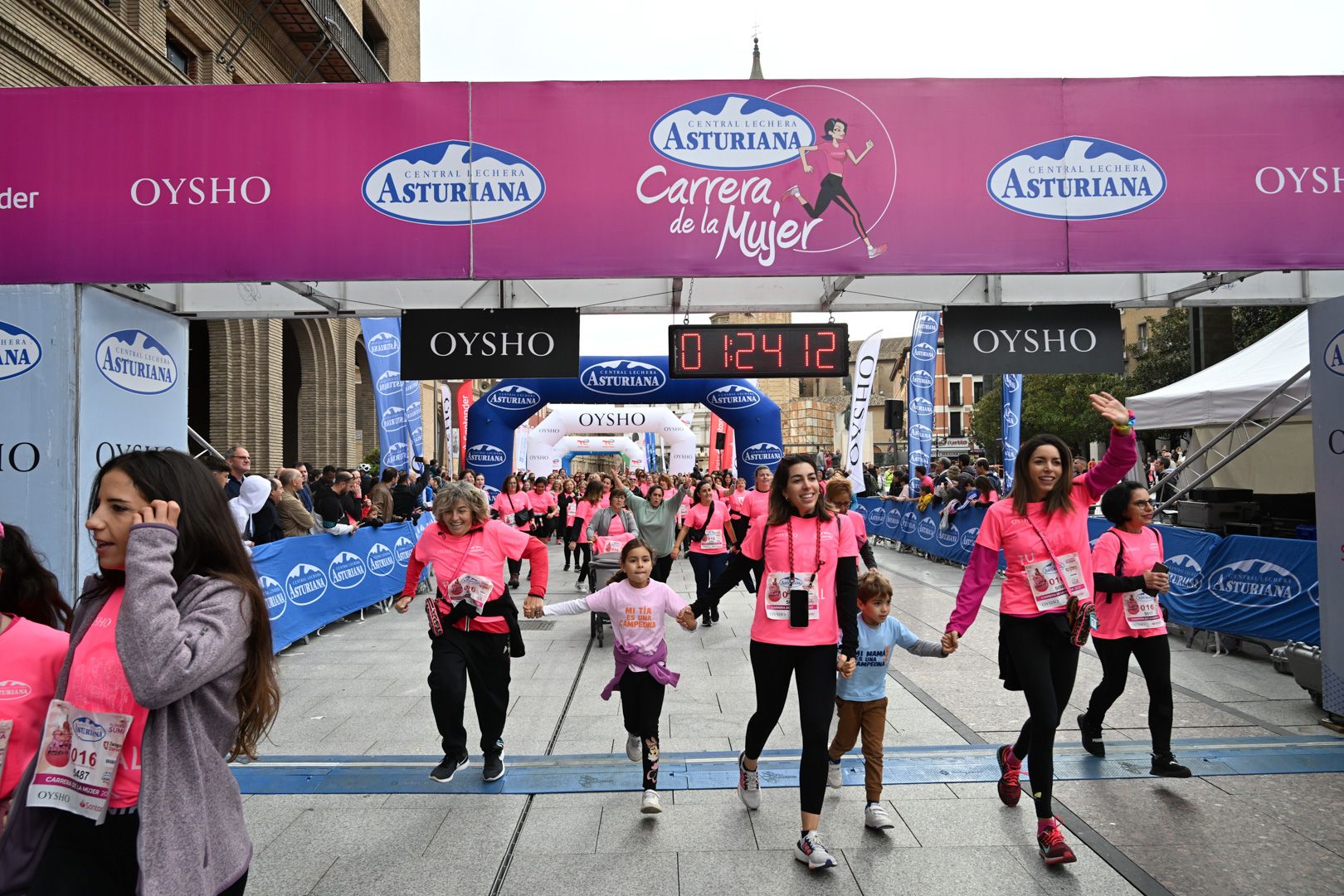 Todas las fotos de la Carrera de la Mujer de Zaragoza 2023. 8212