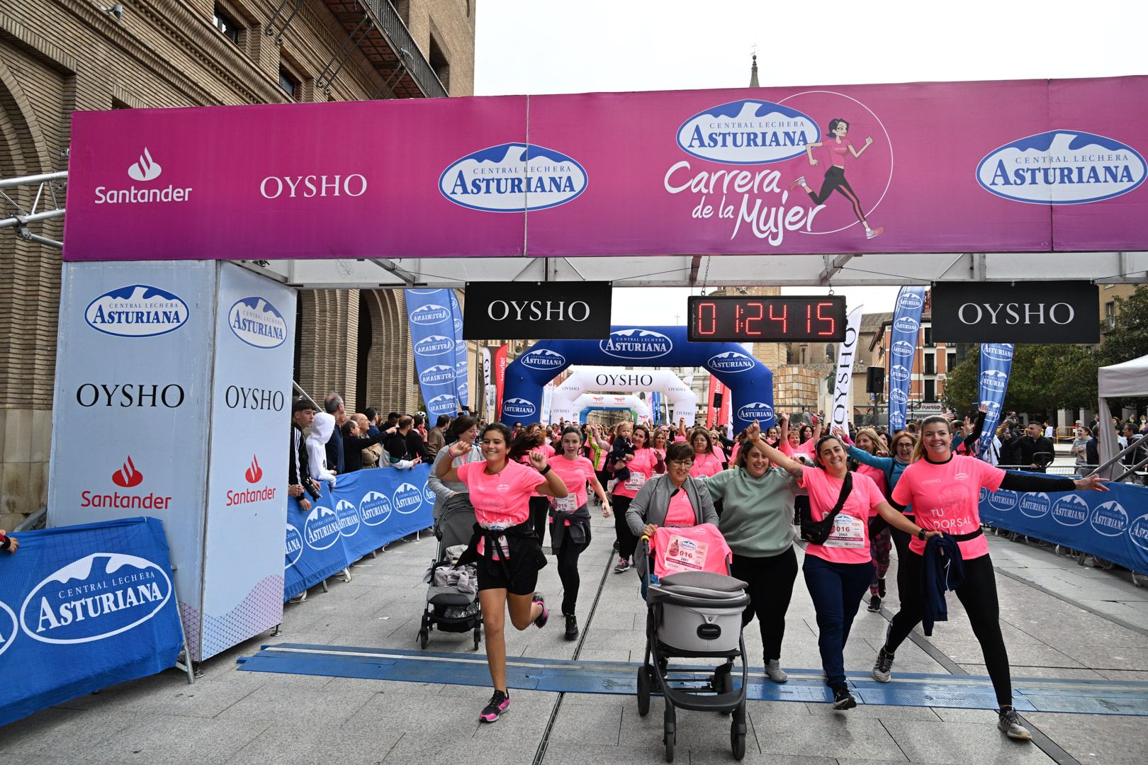 Todas las fotos de la Carrera de la Mujer de Zaragoza 2023. 8216