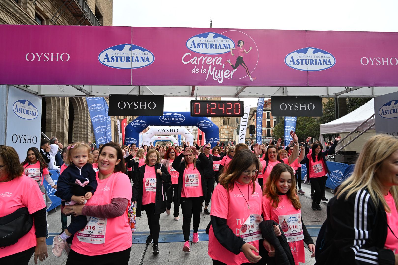 Todas las fotos de la Carrera de la Mujer de Zaragoza 2023. 8220