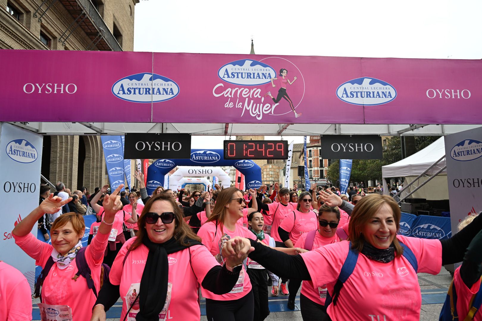 Todas las fotos de la Carrera de la Mujer de Zaragoza 2023. 8234