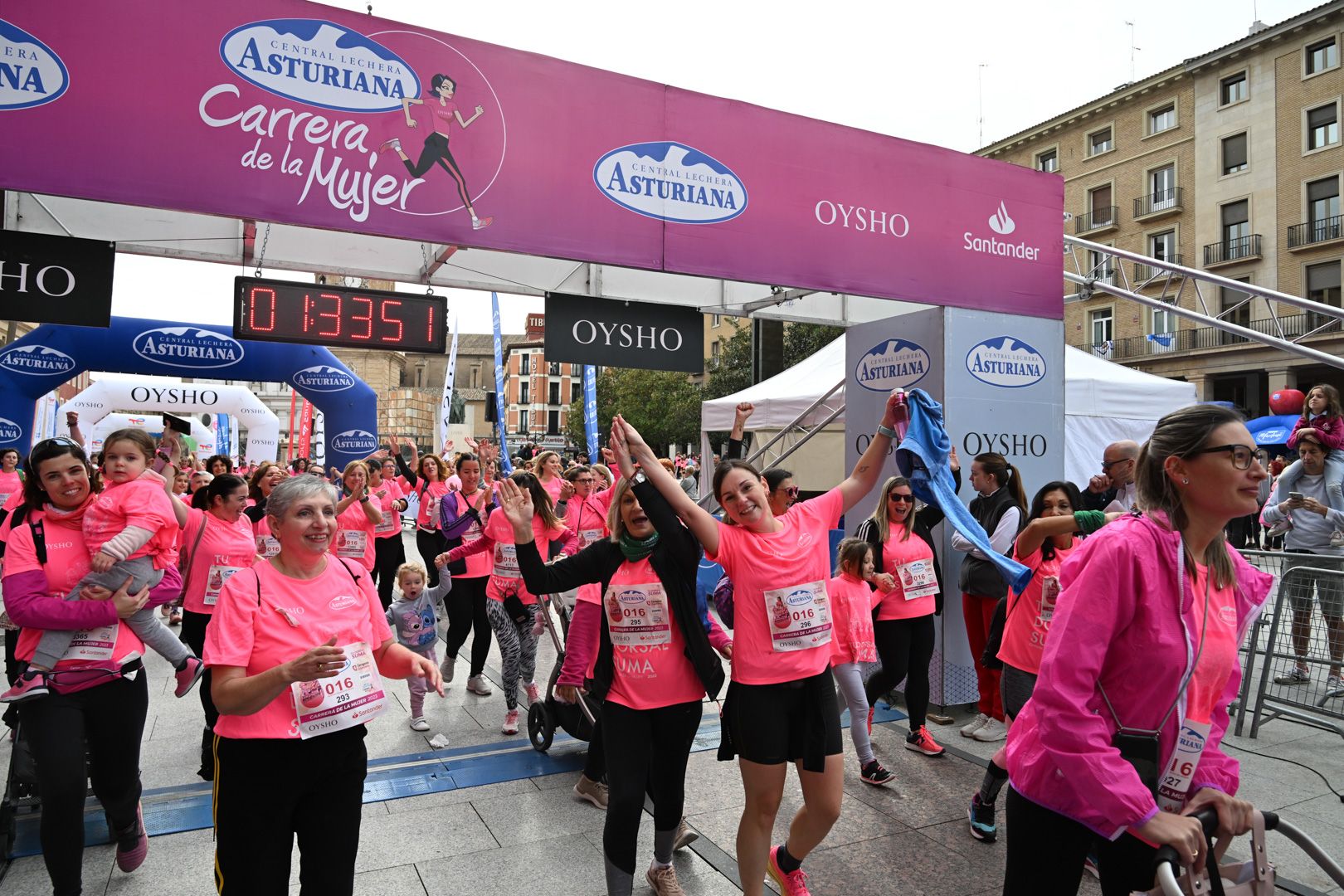 Todas las fotos de la Carrera de la Mujer de Zaragoza 2023. 8968
