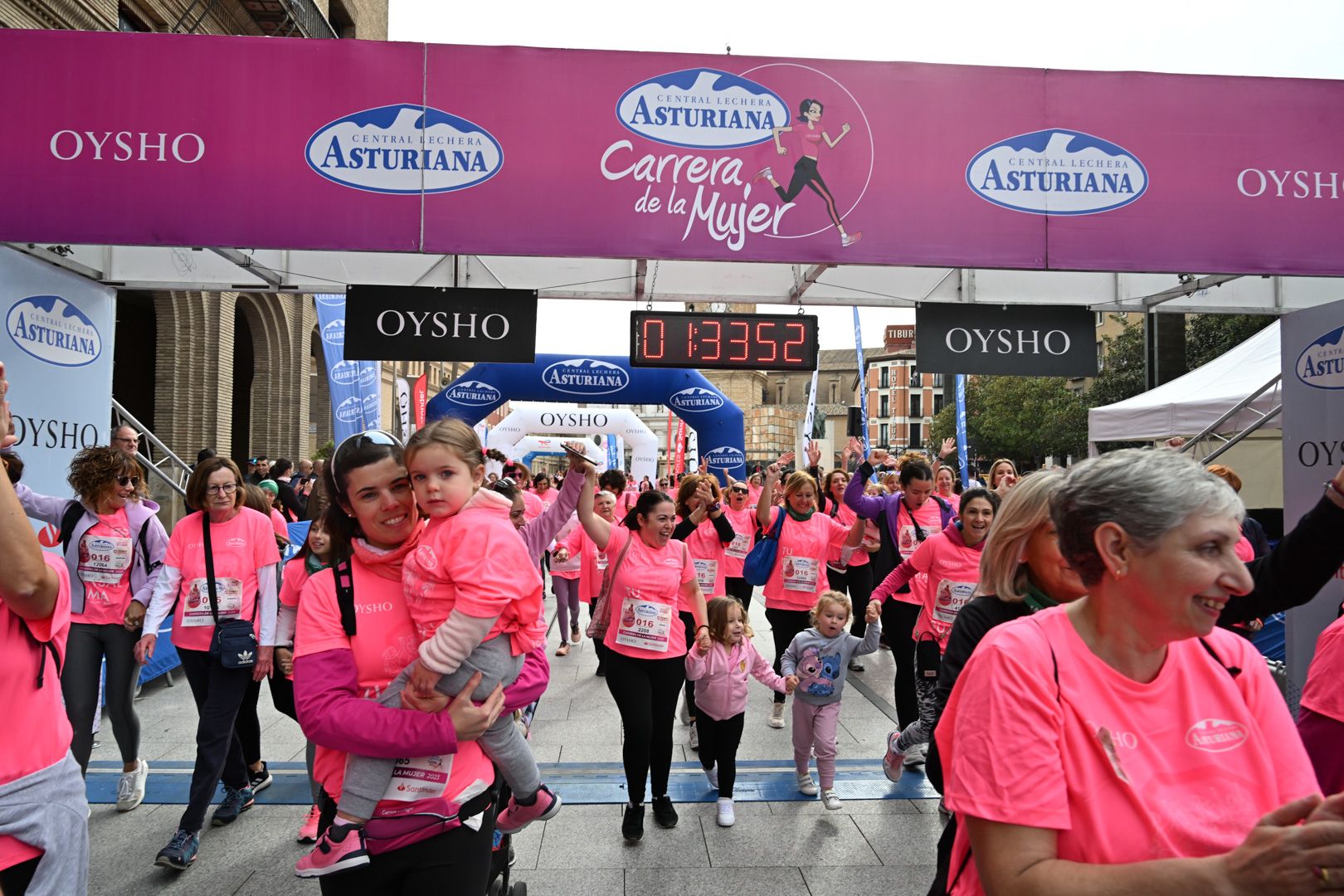 Todas las fotos de la Carrera de la Mujer de Zaragoza 2023. 8970
