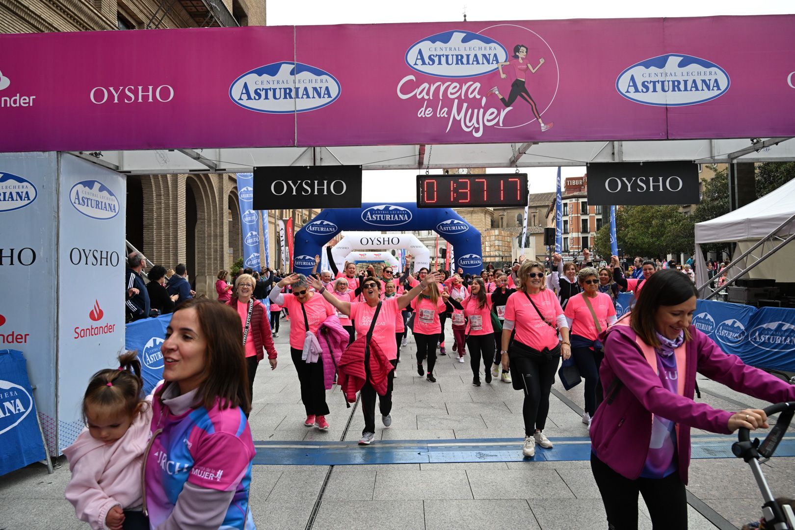Todas las fotos de la Carrera de la Mujer de Zaragoza 2023. 9235