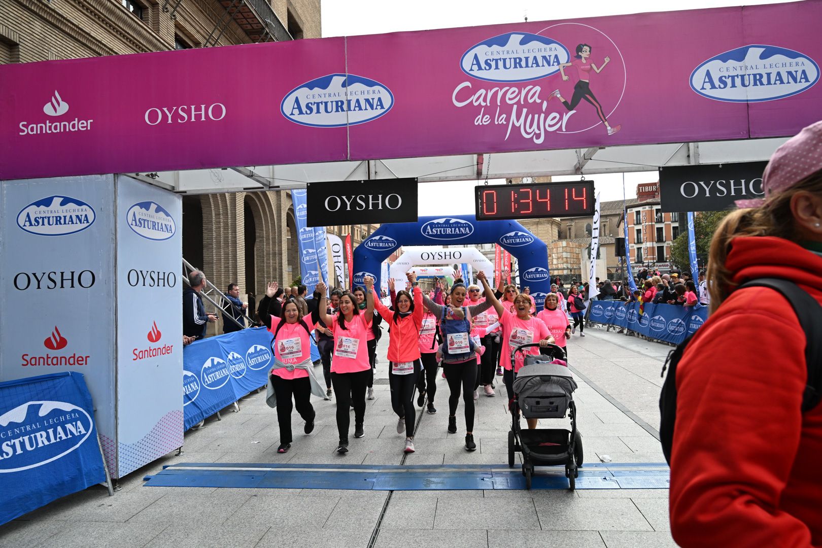 Todas las fotos de la Carrera de la Mujer de Zaragoza 2023. 8998