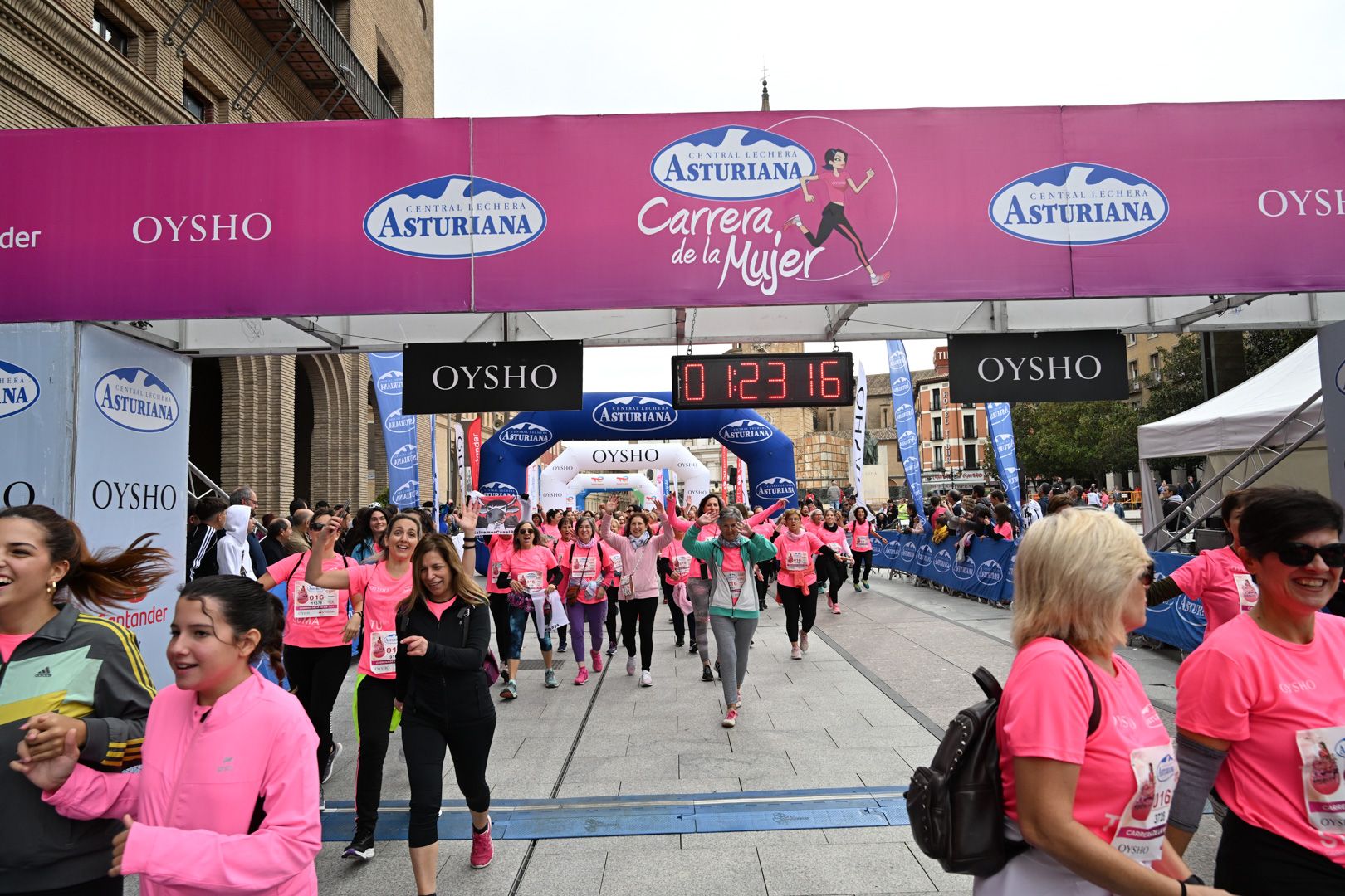 Todas las fotos de la Carrera de la Mujer de Zaragoza 2023. 8140