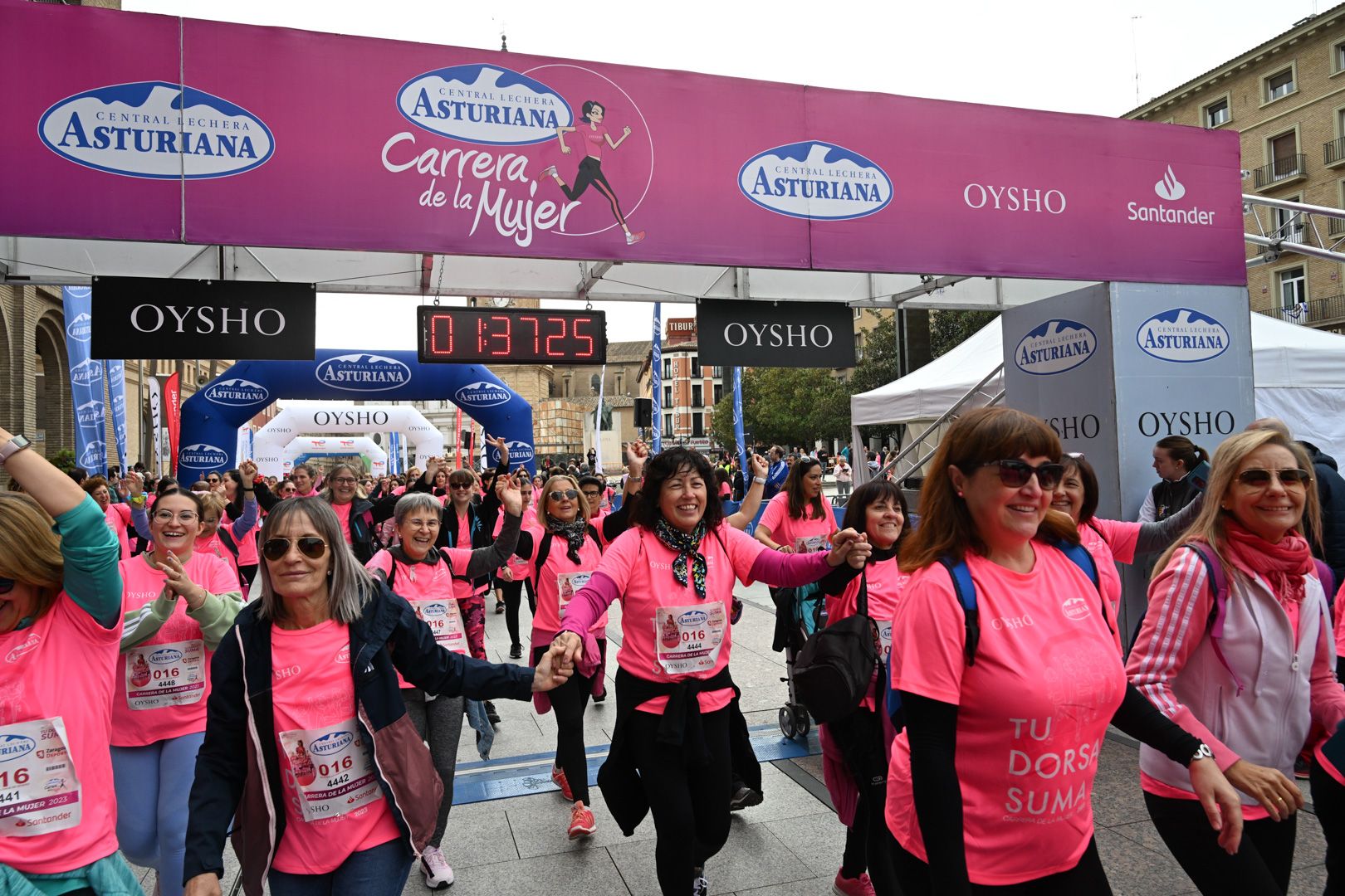 Todas las fotos de la Carrera de la Mujer de Zaragoza 2023. 9250