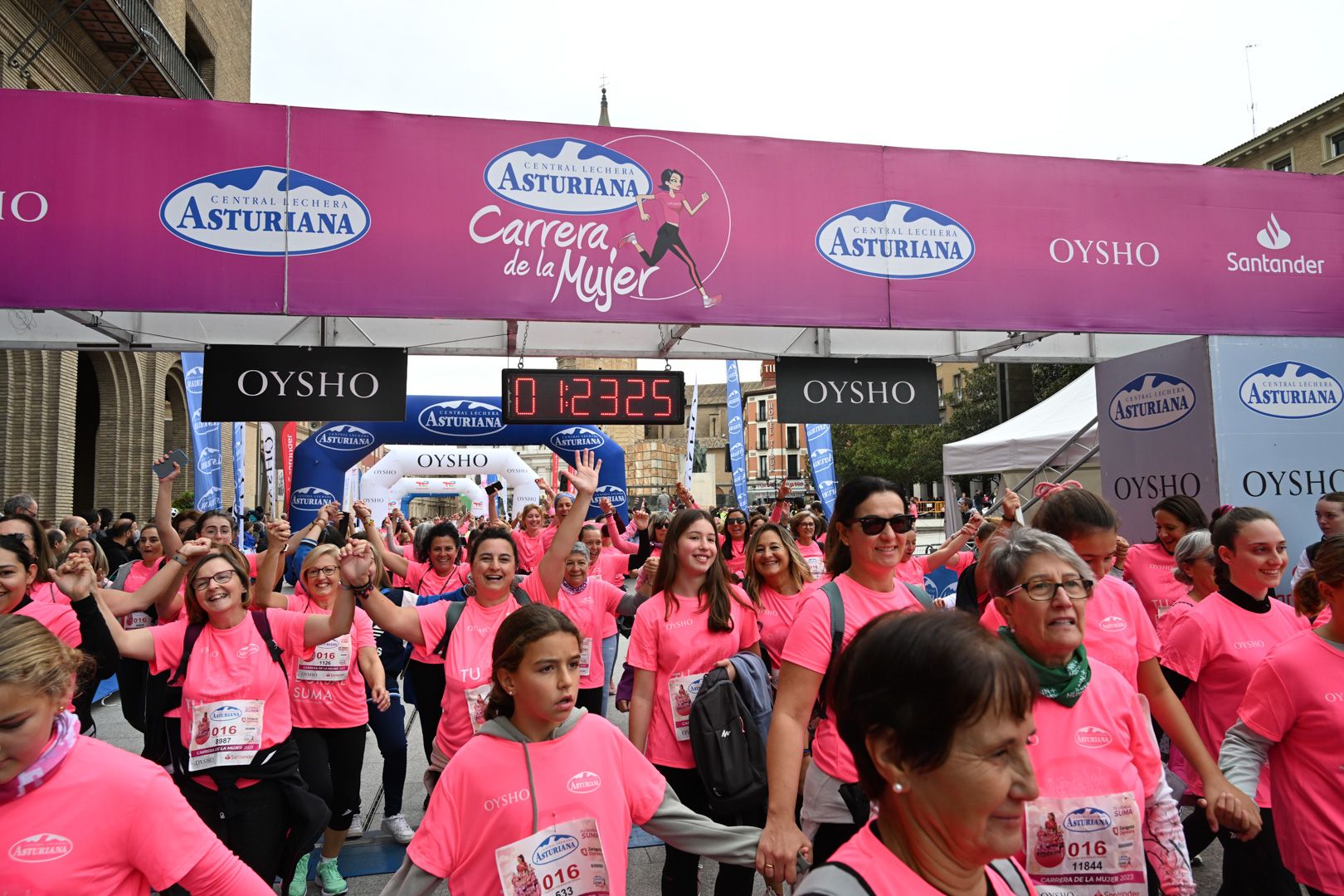 Todas las fotos de la Carrera de la Mujer de Zaragoza 2023. 8152