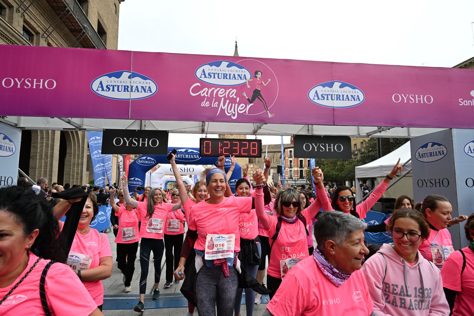 Todas las fotos de la Carrera de la Mujer de Zaragoza 2023. 8160
