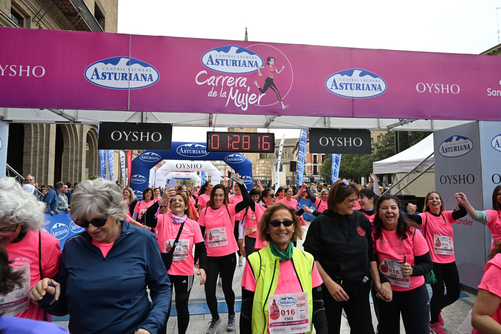 Todas las fotos de la Carrera de la Mujer de Zaragoza 2023. 8550