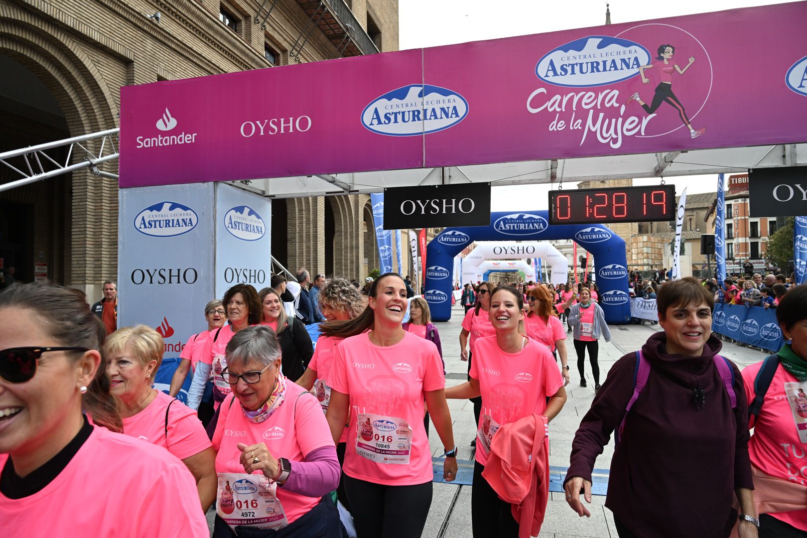 Todas las fotos de la Carrera de la Mujer de Zaragoza 2023. 8556