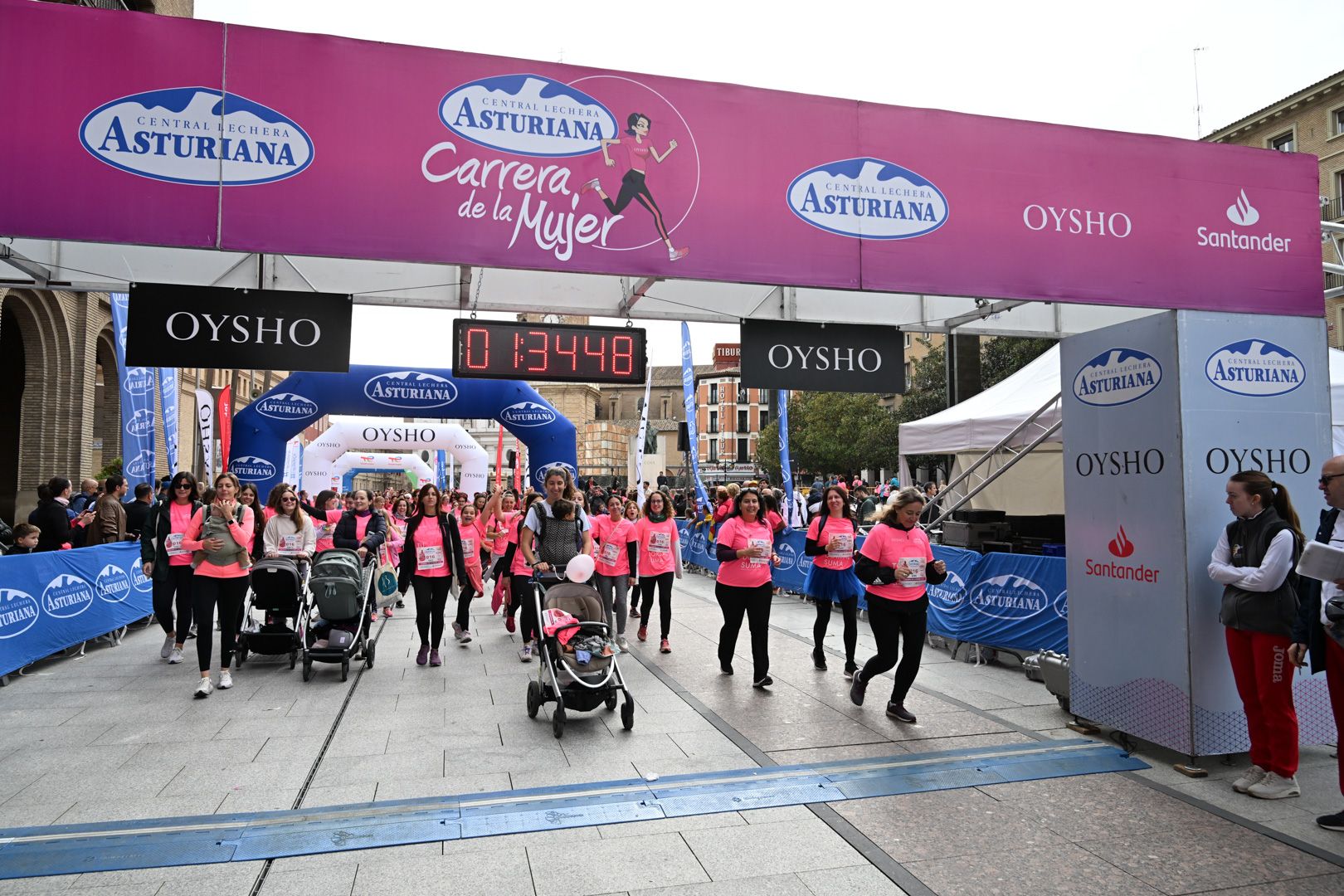 Todas las fotos de la Carrera de la Mujer de Zaragoza 2023. 9040