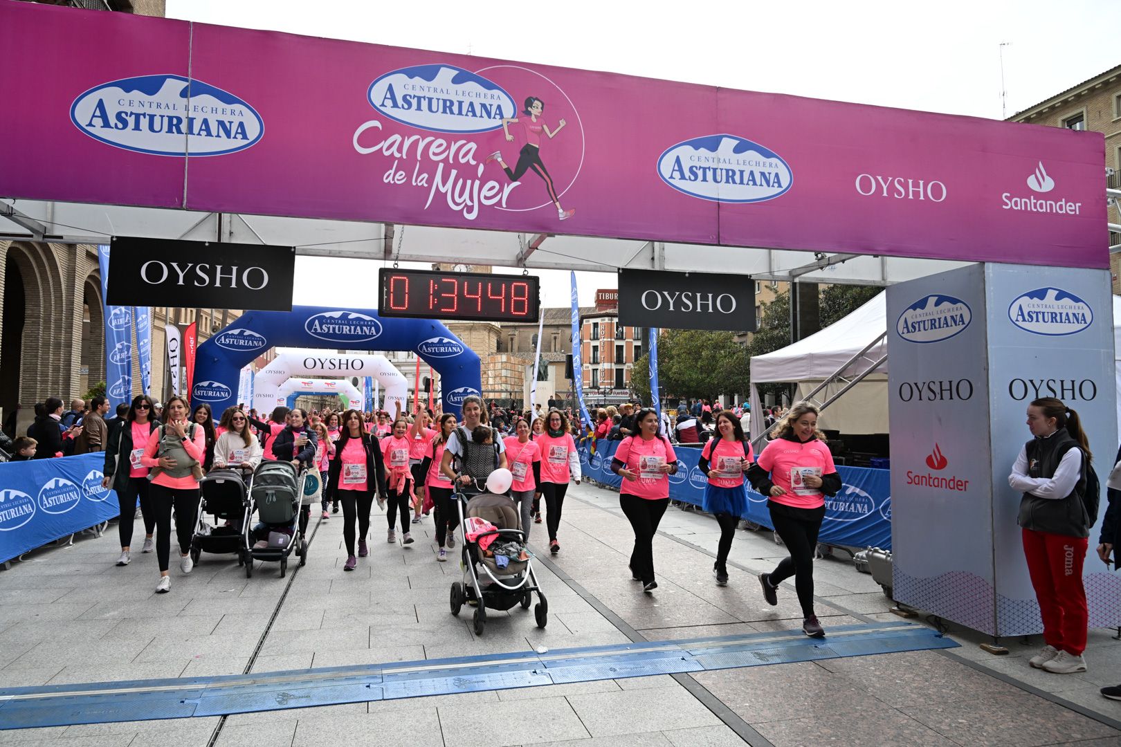 Todas las fotos de la Carrera de la Mujer de Zaragoza 2023. 9041