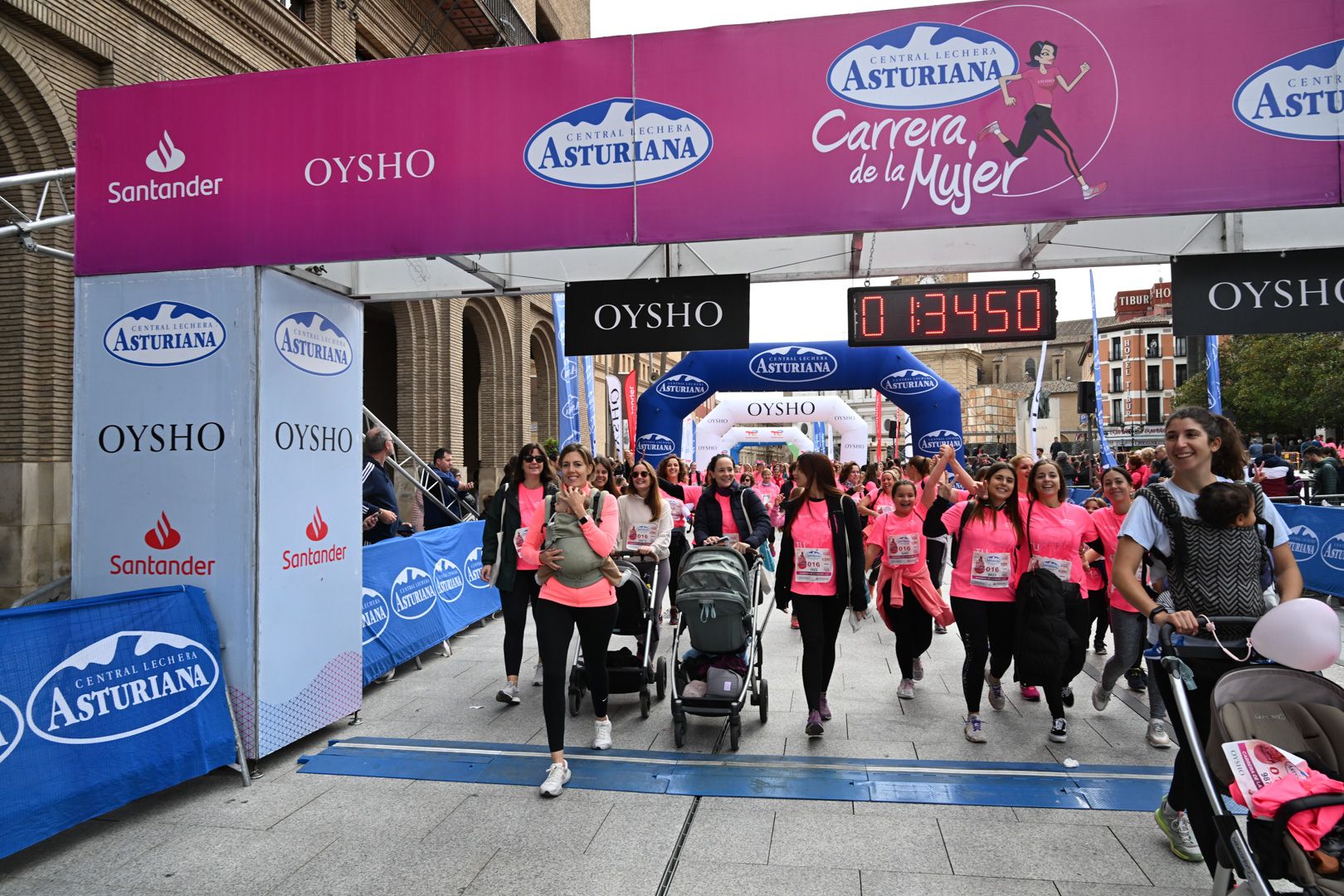 Todas las fotos de la Carrera de la Mujer de Zaragoza 2023. 9043