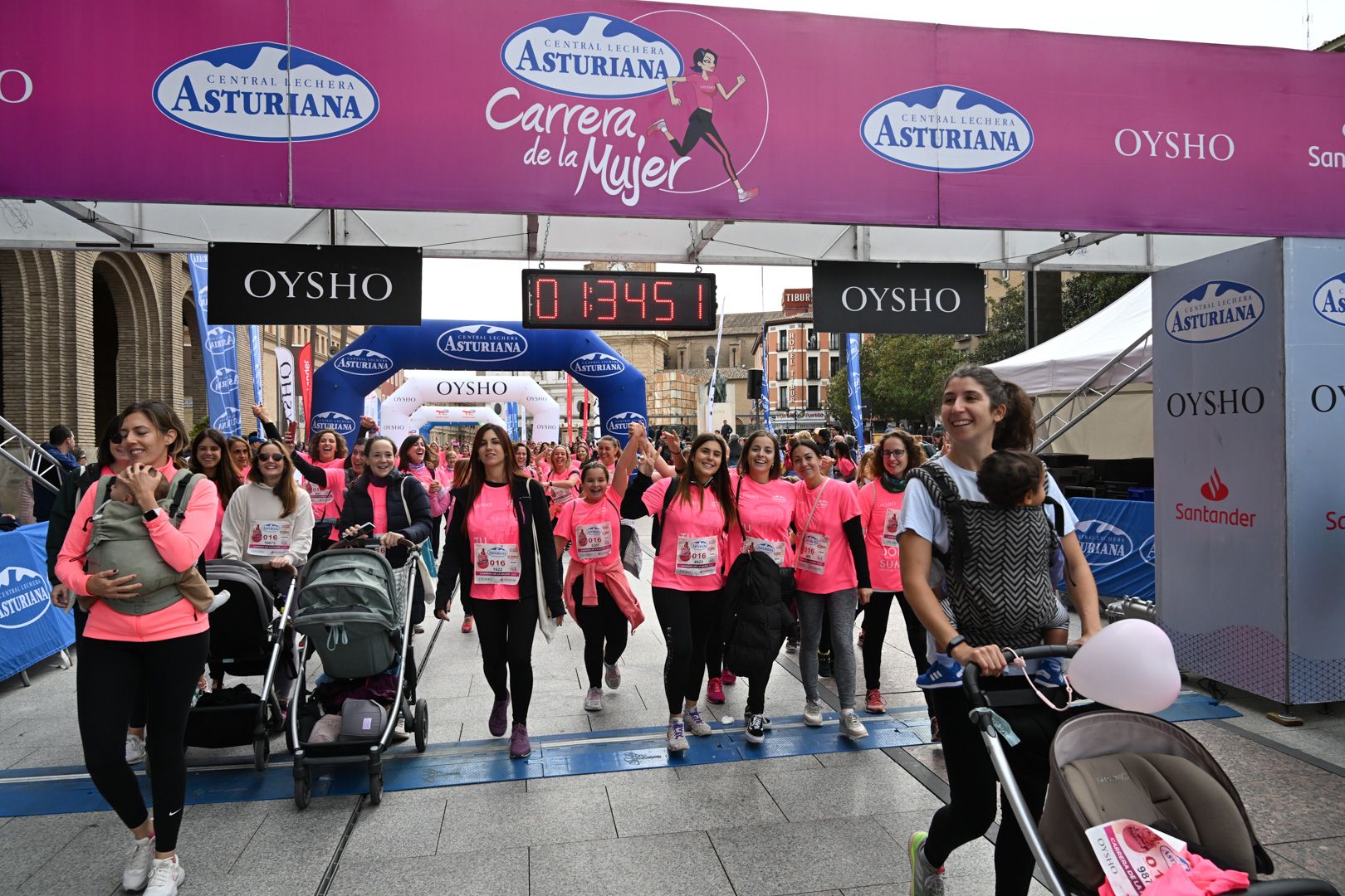 Todas las fotos de la Carrera de la Mujer de Zaragoza 2023. 9044