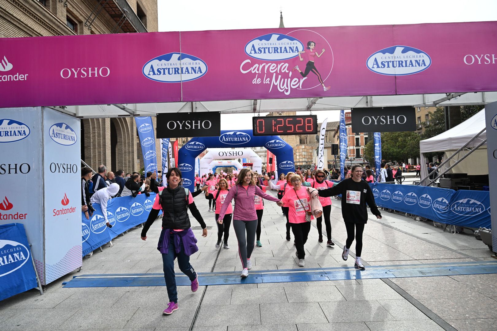 Todas las fotos de la Carrera de la Mujer de Zaragoza 2023. 8318