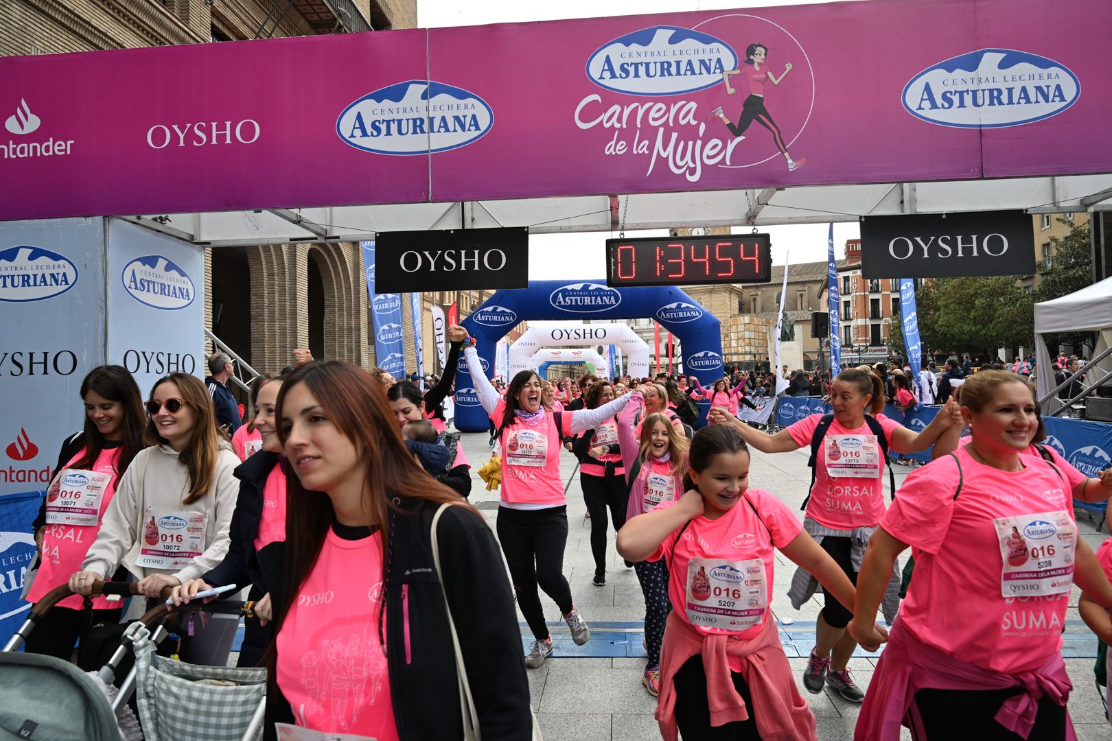 Todas las fotos de la Carrera de la Mujer de Zaragoza 2023. 9048