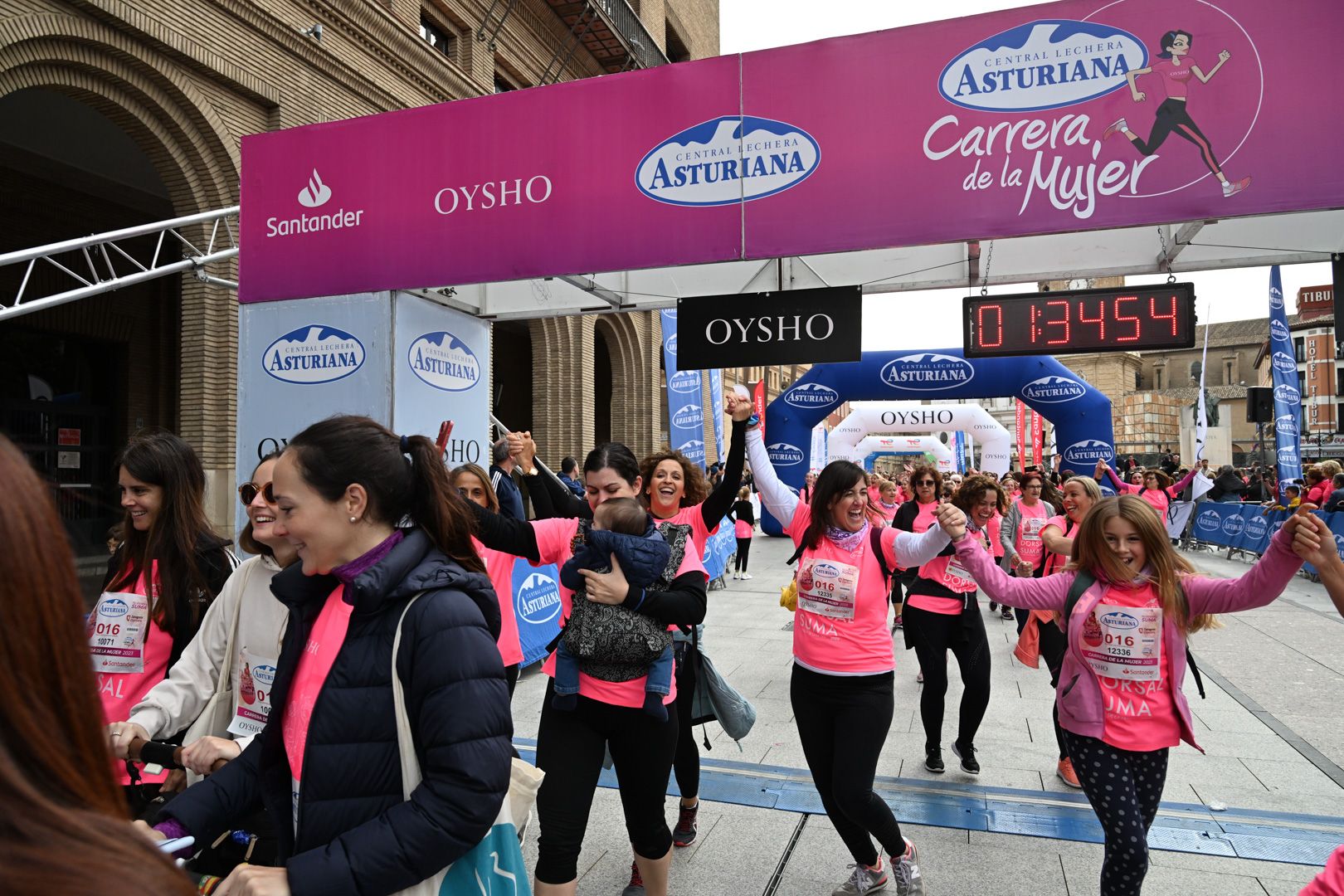 Todas las fotos de la Carrera de la Mujer de Zaragoza 2023. 9050