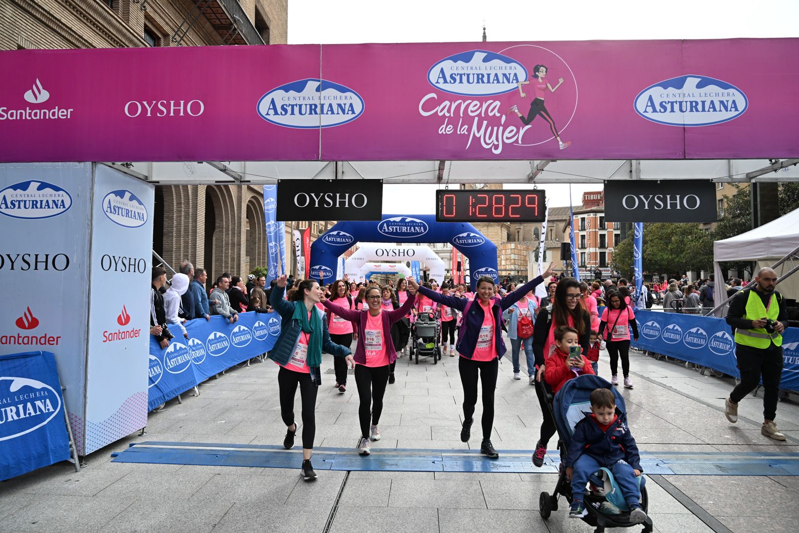 Todas las fotos de la Carrera de la Mujer de Zaragoza 2023. 8568