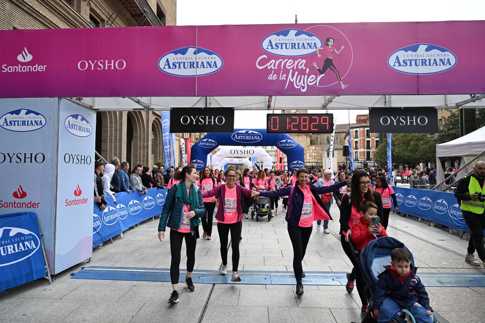 Todas las fotos de la Carrera de la Mujer de Zaragoza 2023. 8569