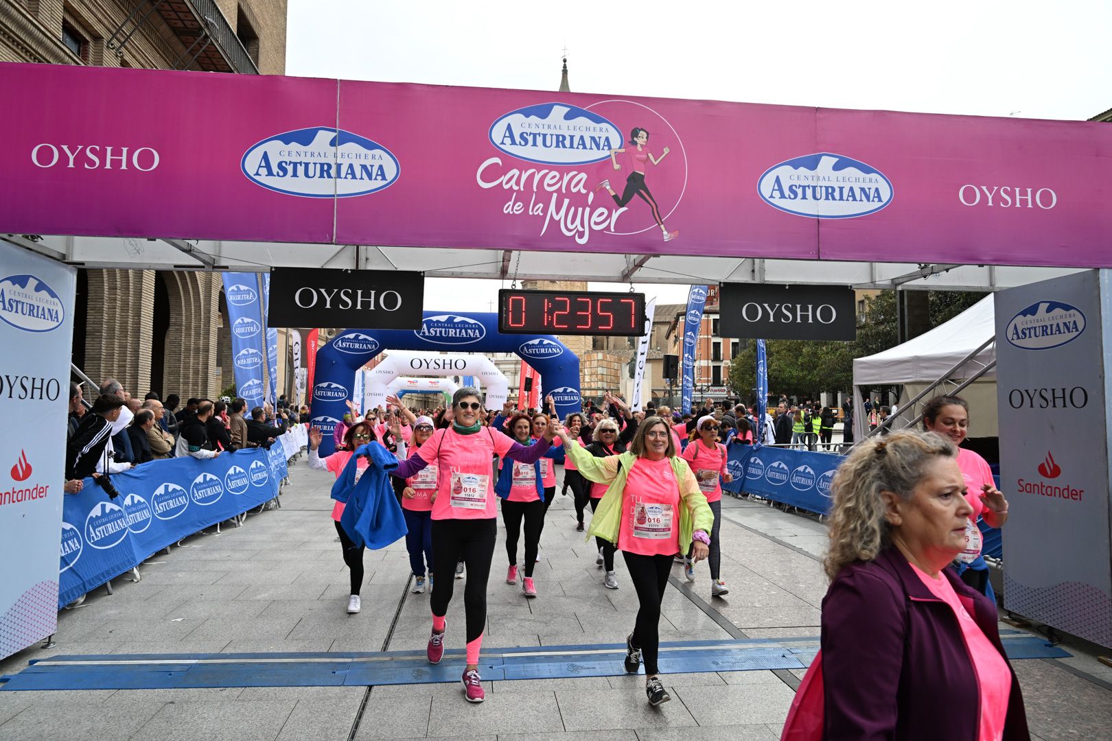 Todas las fotos de la Carrera de la Mujer de Zaragoza 2023. 8191