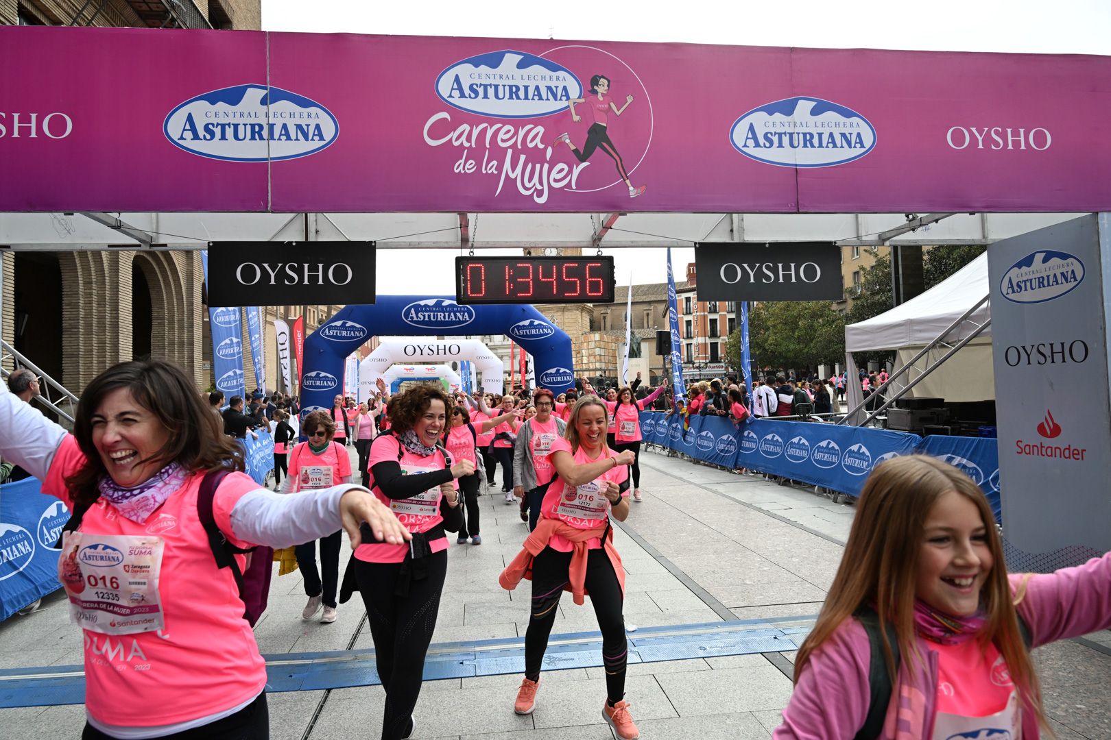 Todas las fotos de la Carrera de la Mujer de Zaragoza 2023. 9052