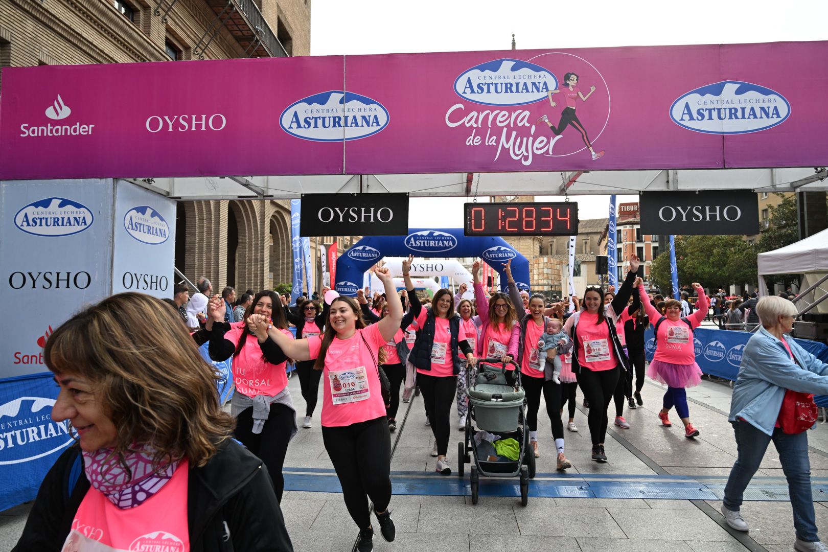 Todas las fotos de la Carrera de la Mujer de Zaragoza 2023. 8573