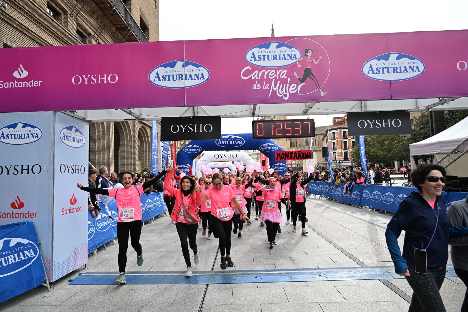 Todas las fotos de la Carrera de la Mujer de Zaragoza 2023. 8328