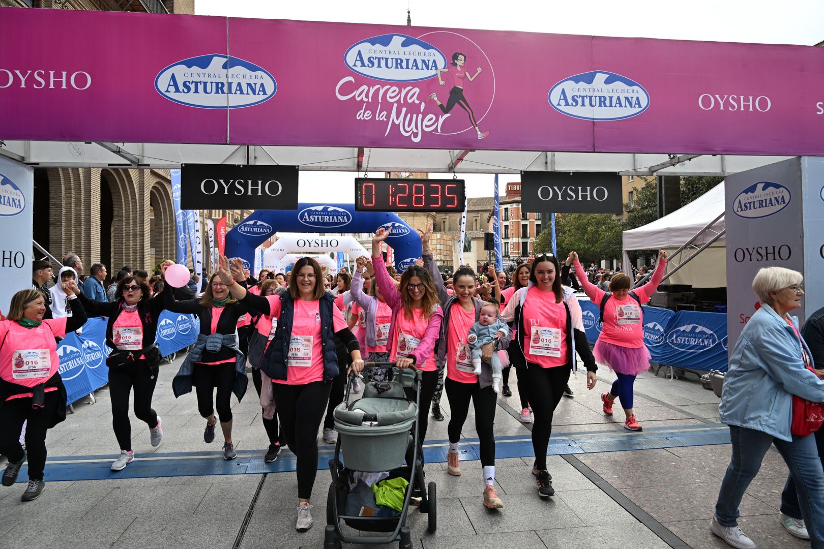 Todas las fotos de la Carrera de la Mujer de Zaragoza 2023. 8576